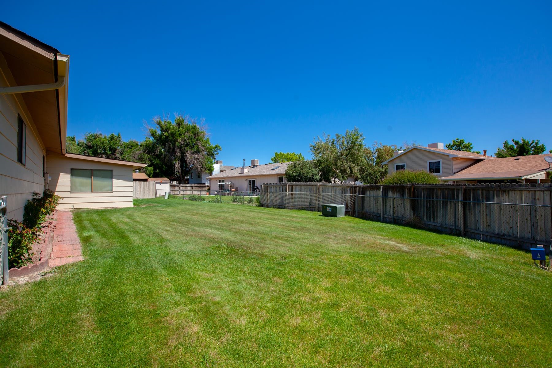 606 1/2 W Indian Creek Drive Property Photo 33