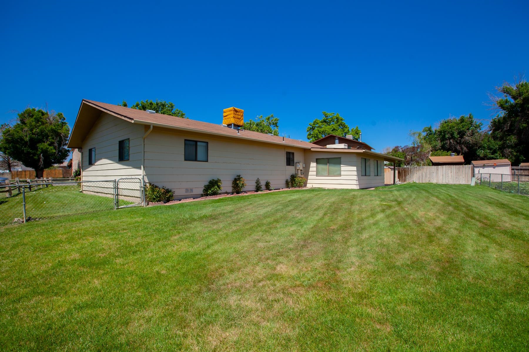 606 1/2 W Indian Creek Drive Property Photo 34