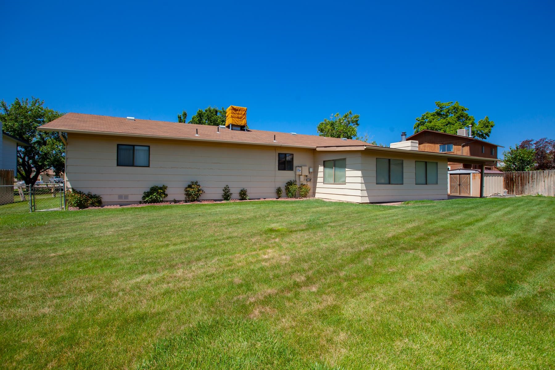 606 1/2 W Indian Creek Drive Property Photo 35