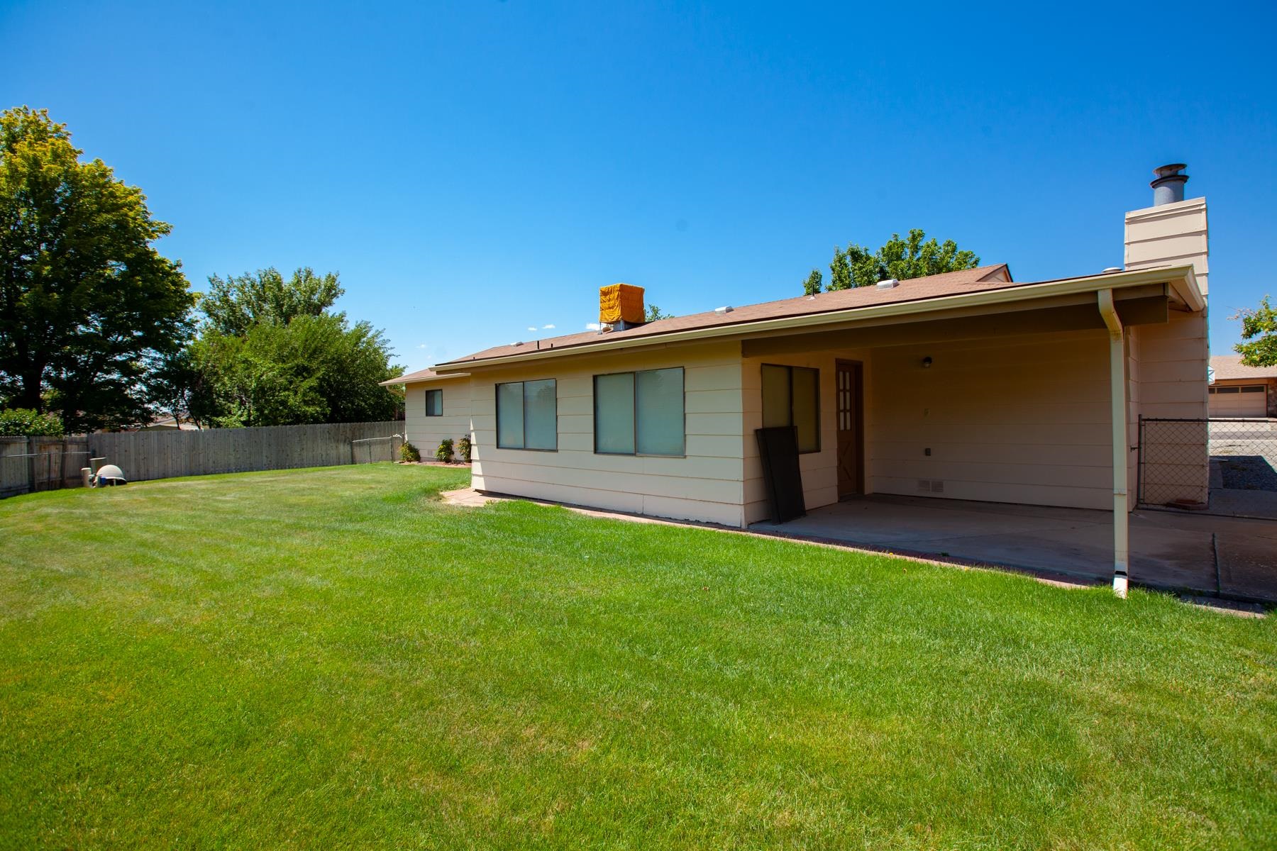 606 1/2 W Indian Creek Drive Property Photo 36