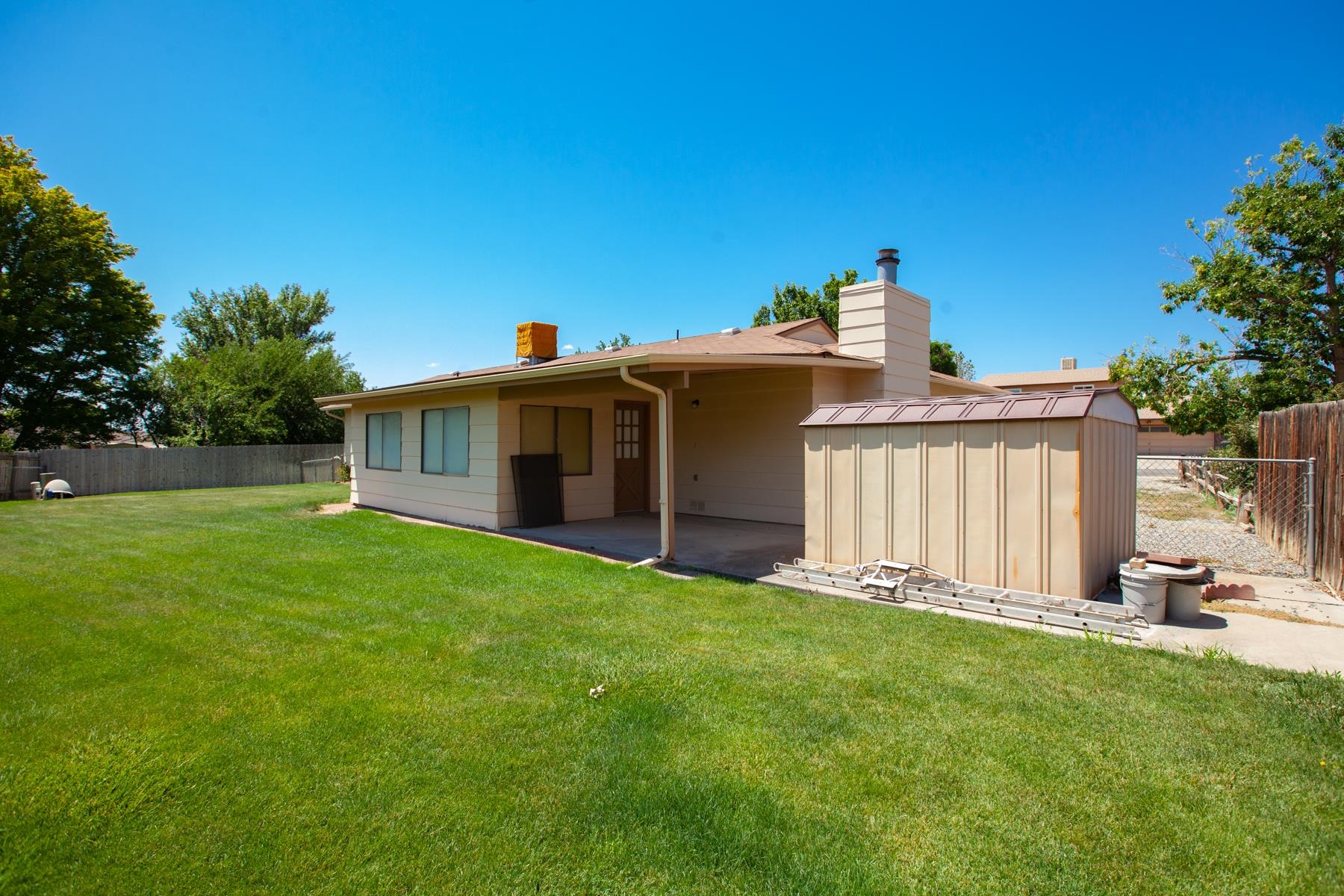 606 1/2 W Indian Creek Drive Property Photo 37