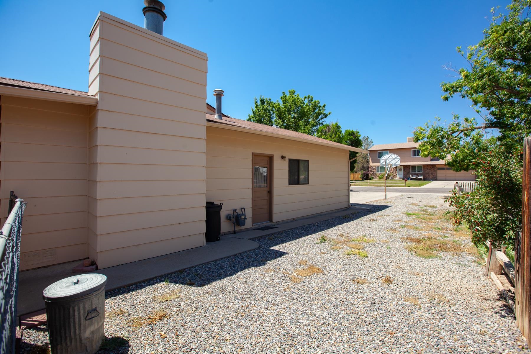606 1/2 W Indian Creek Drive Property Photo 39
