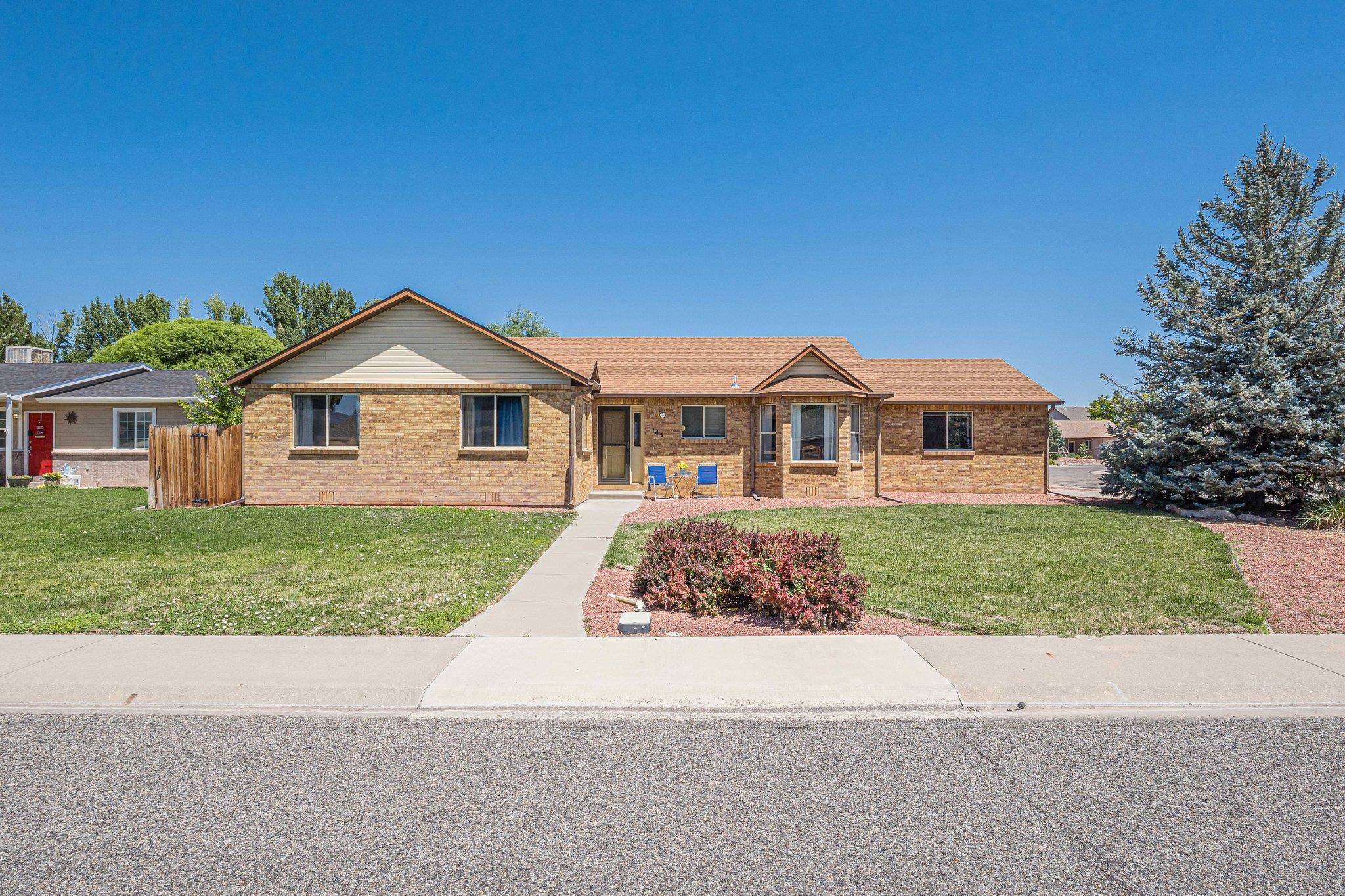 145 Applewood Drive Property Photo 1