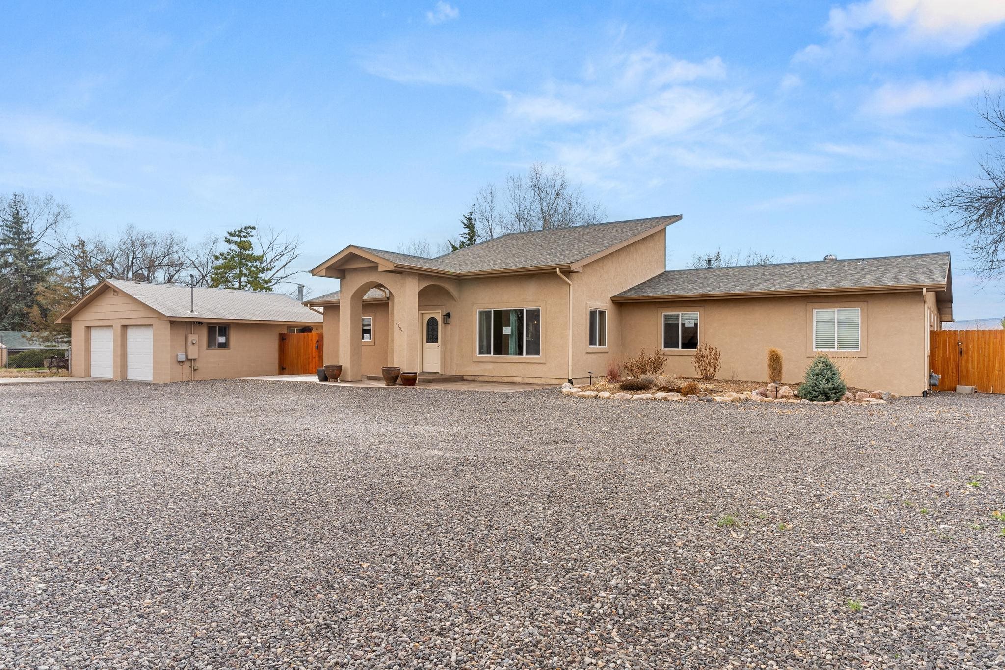 2507 G 3/8 Road Property Photo 2