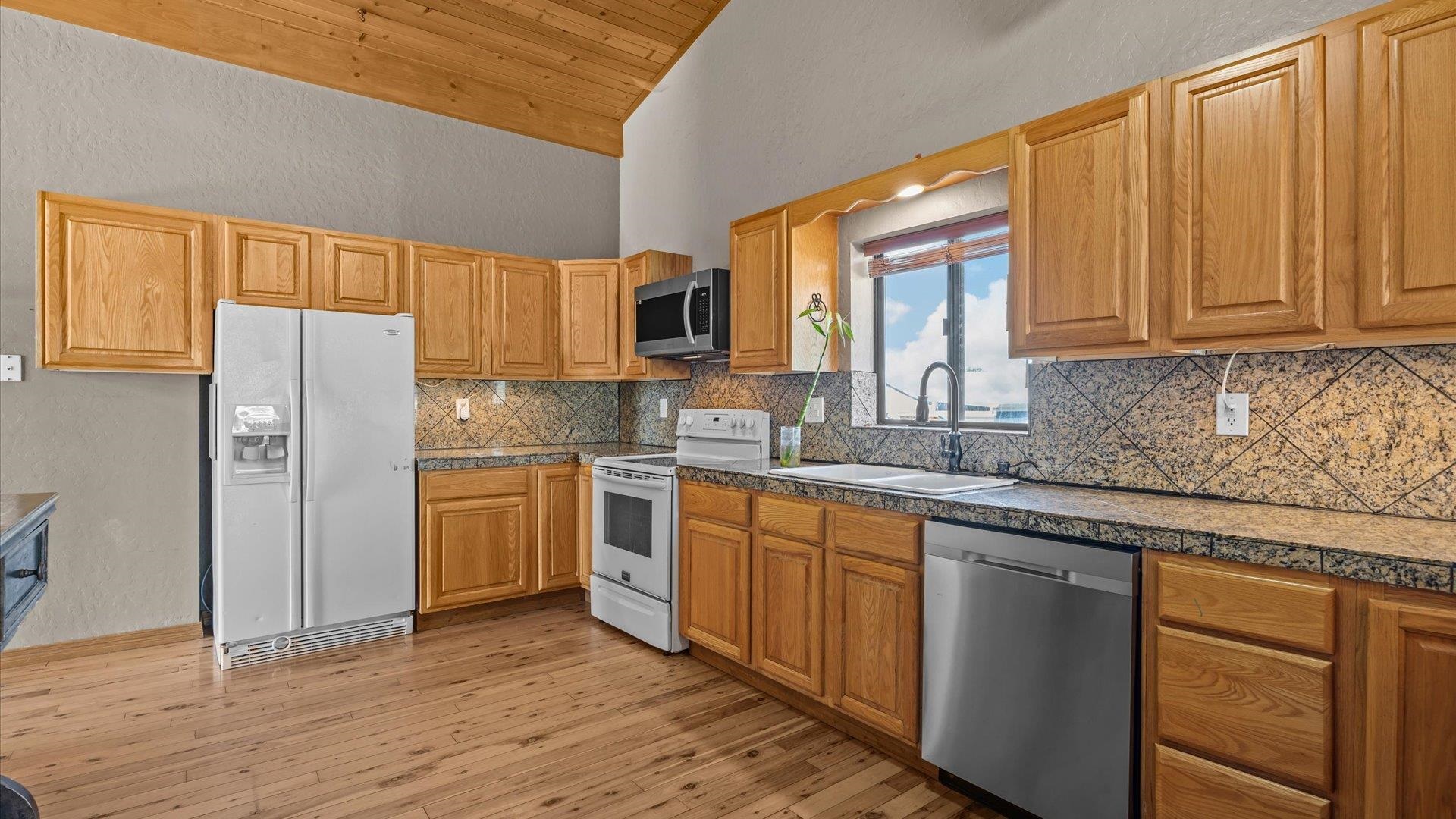 2410 Purdy Mesa Road Property Photo 13