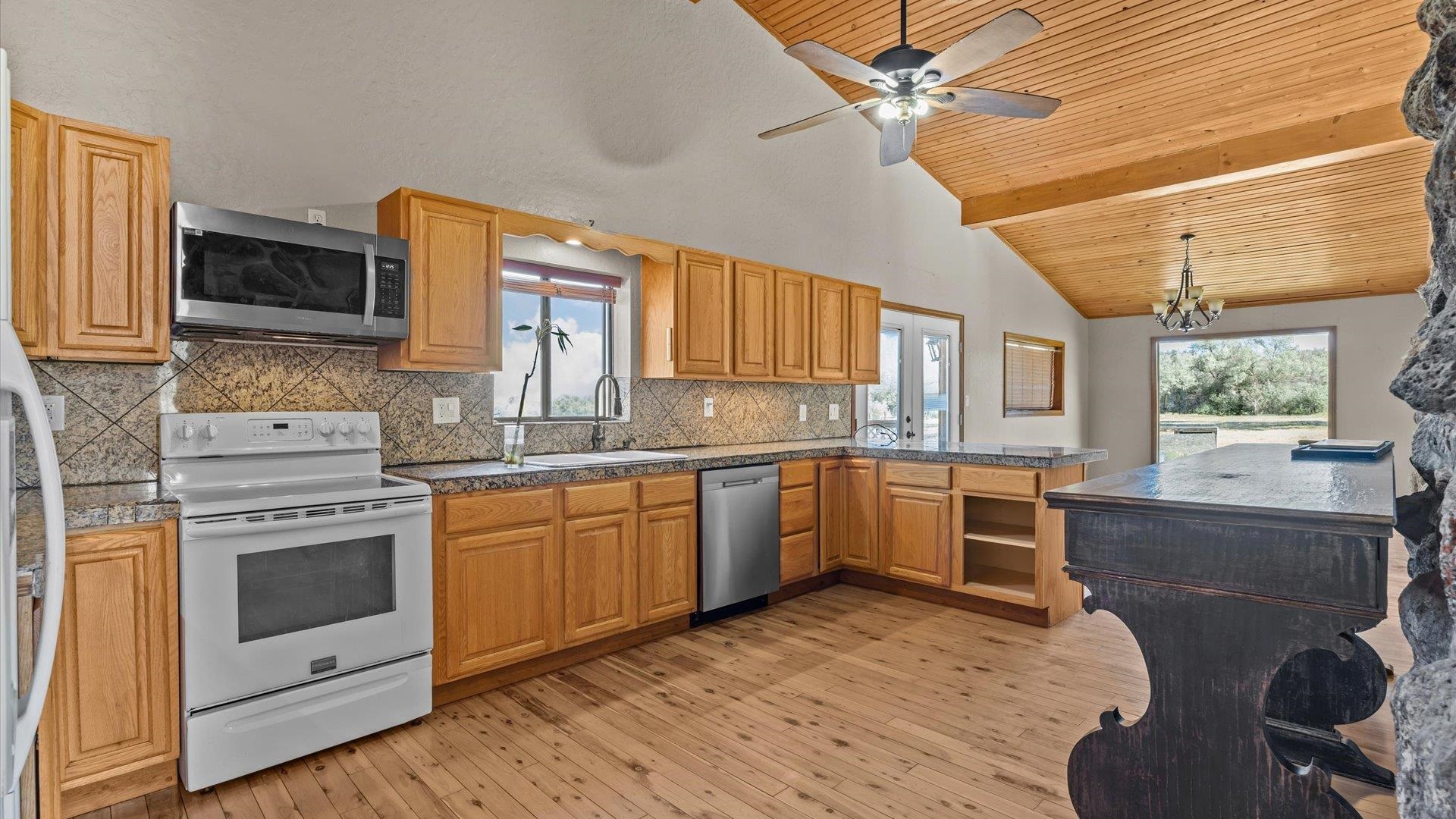 2410 Purdy Mesa Road Property Photo 14