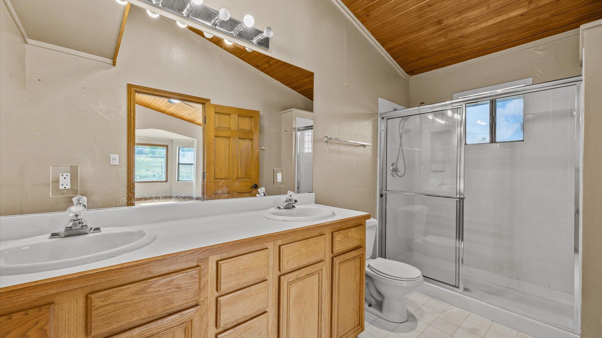2410 Purdy Mesa Road Property Photo 21