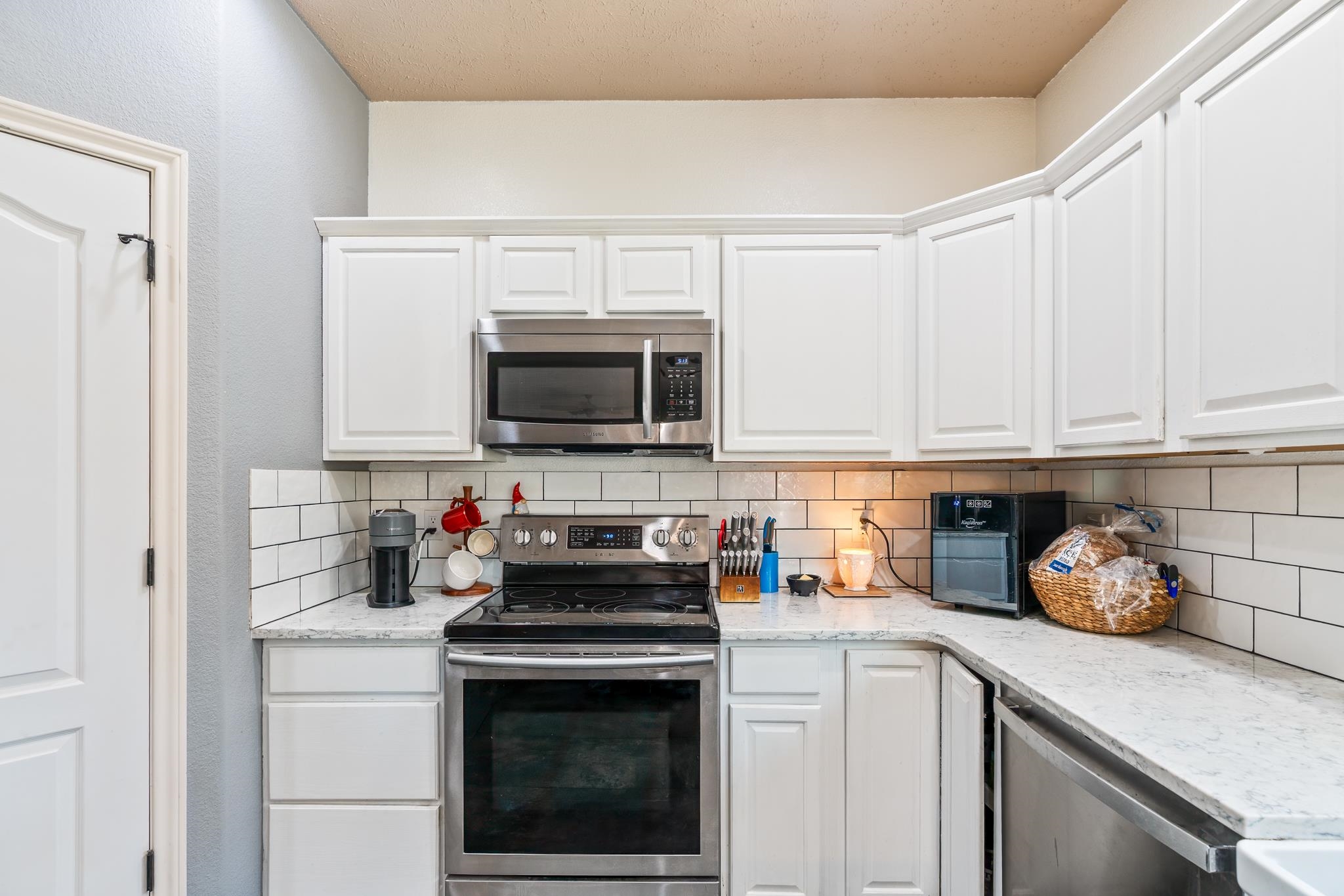 3084 Aberdeen Lane Property Photo 13