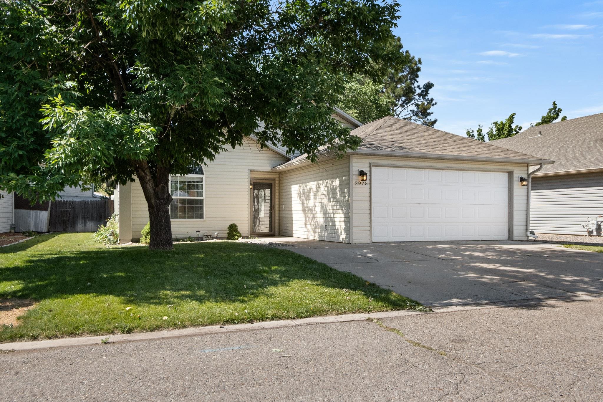 2975 Emerald Circle Property Photo 3