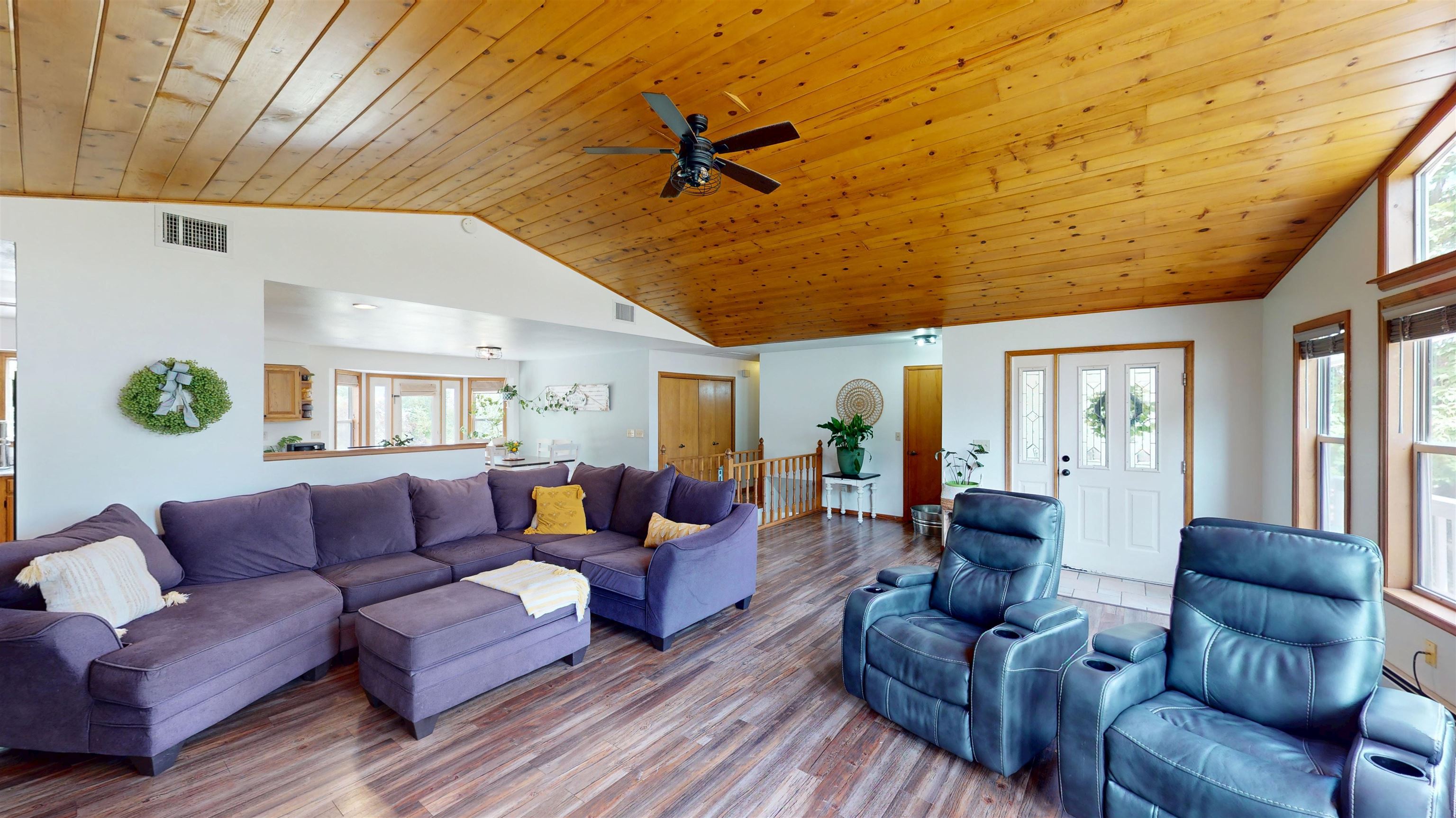 2506 S Broadway Property Photo 4