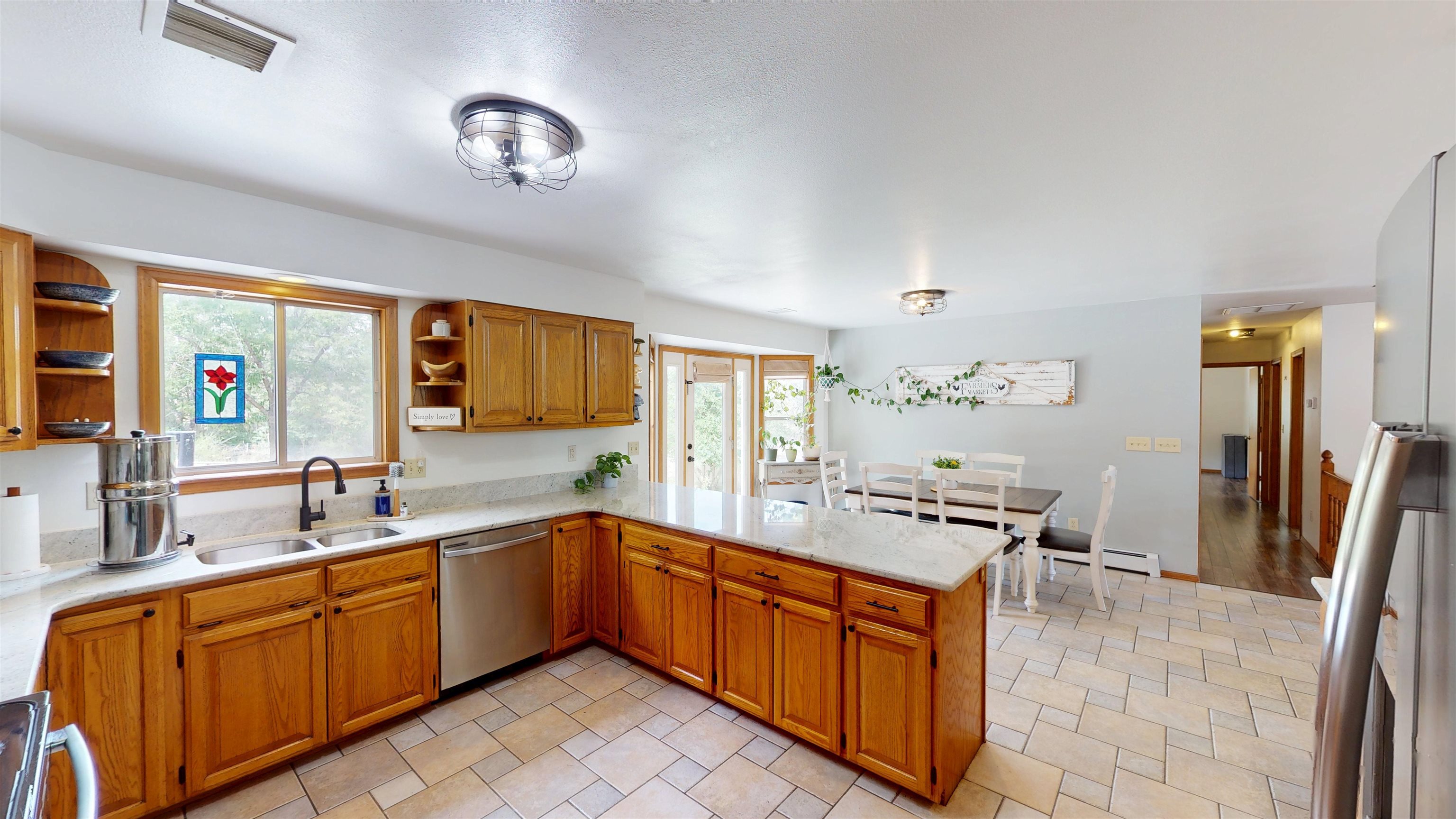 2506 S Broadway Property Photo 7