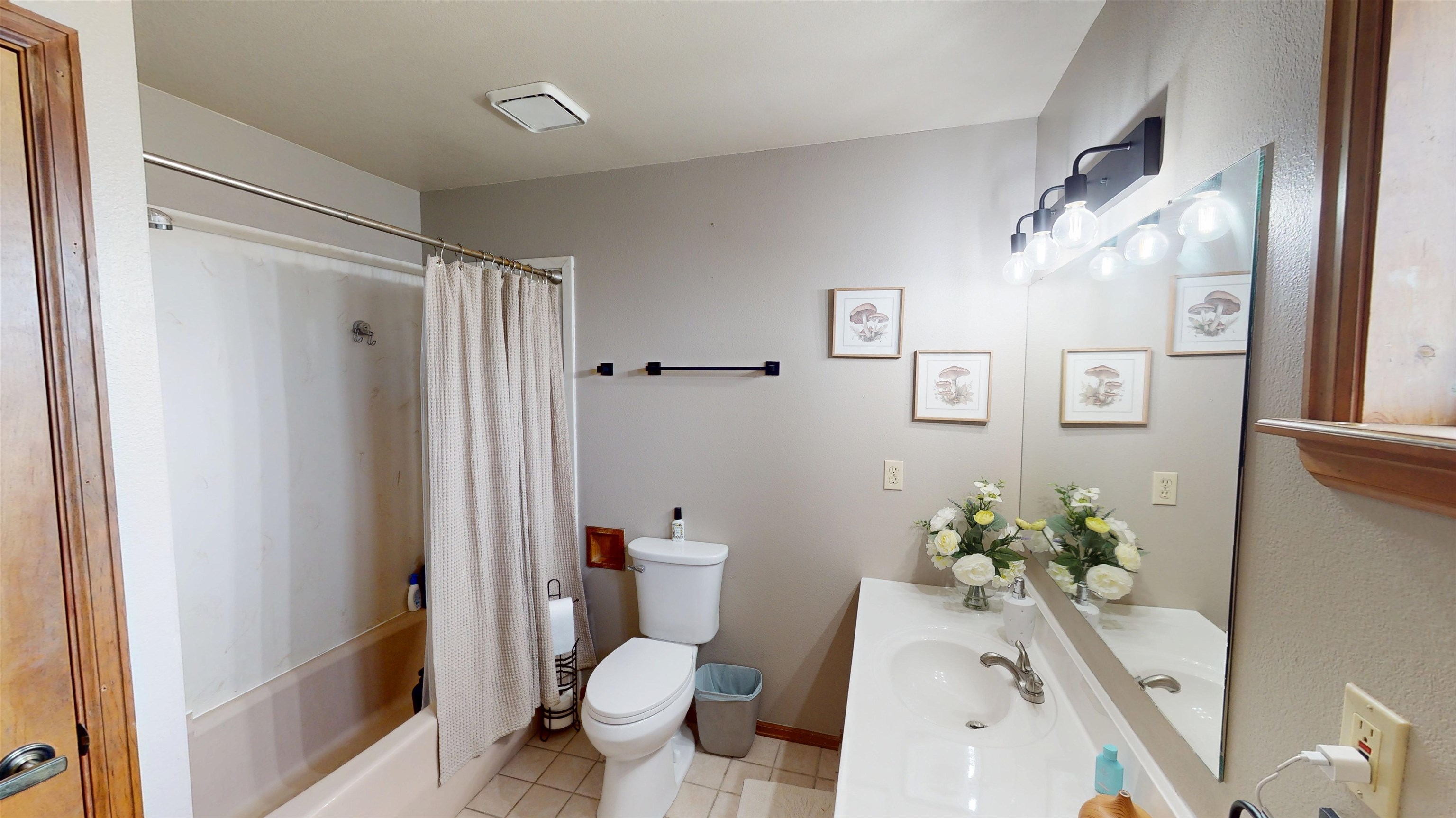 2506 S Broadway Property Photo 15