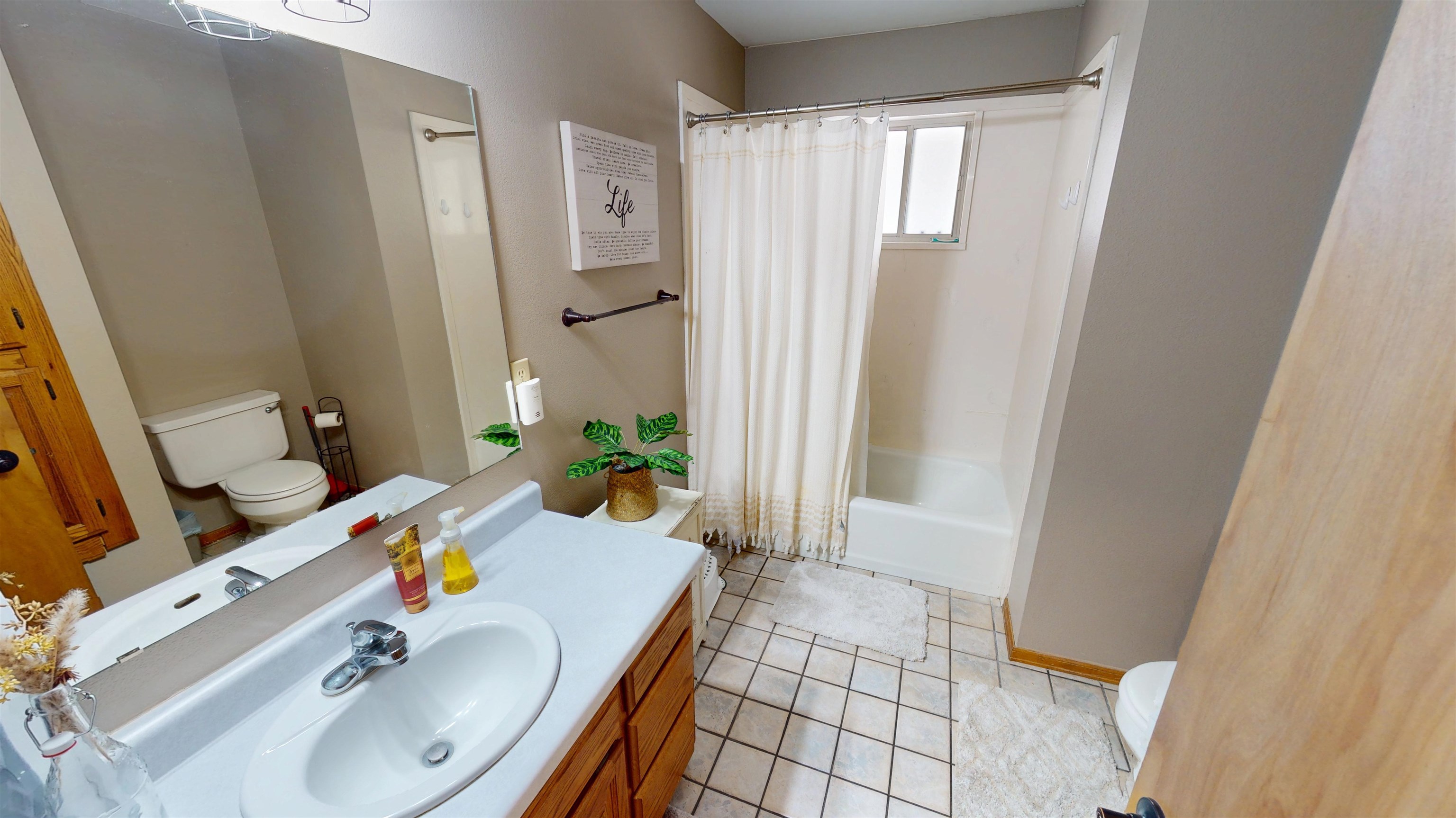 2506 S Broadway Property Photo 17