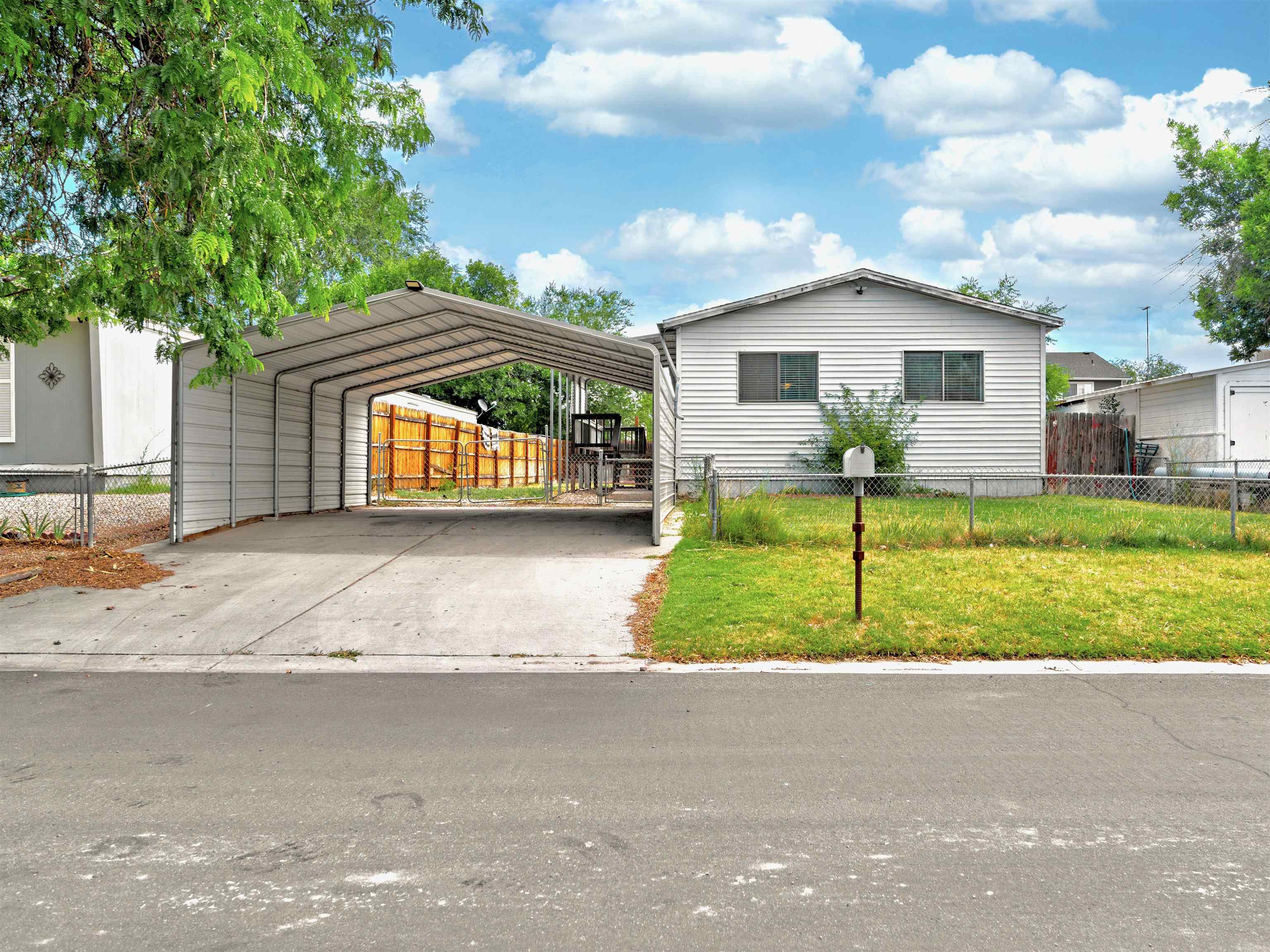 568 1/2 Eastwood Drive Property Photo 1