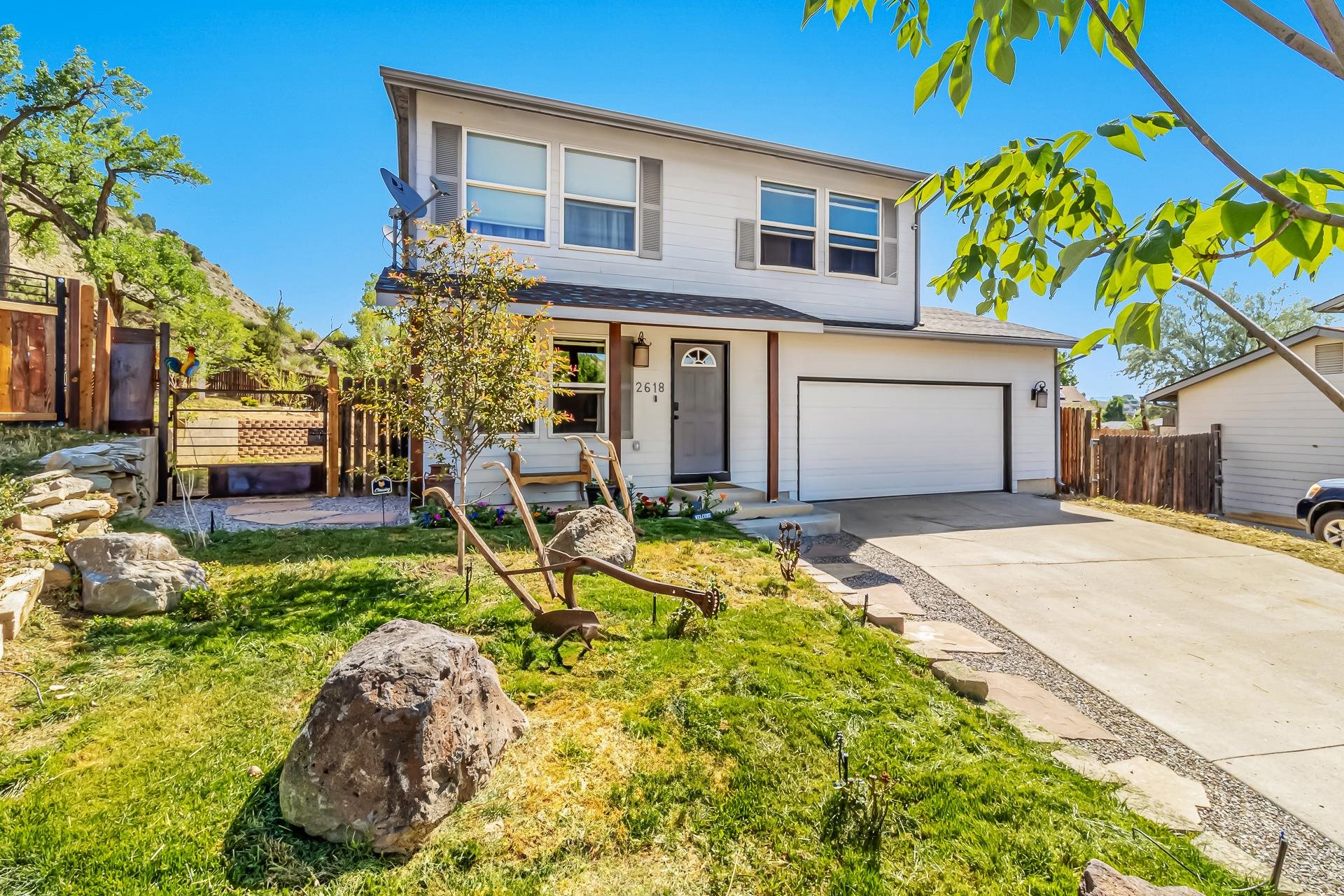 2618 Apache Court Property Photo 4