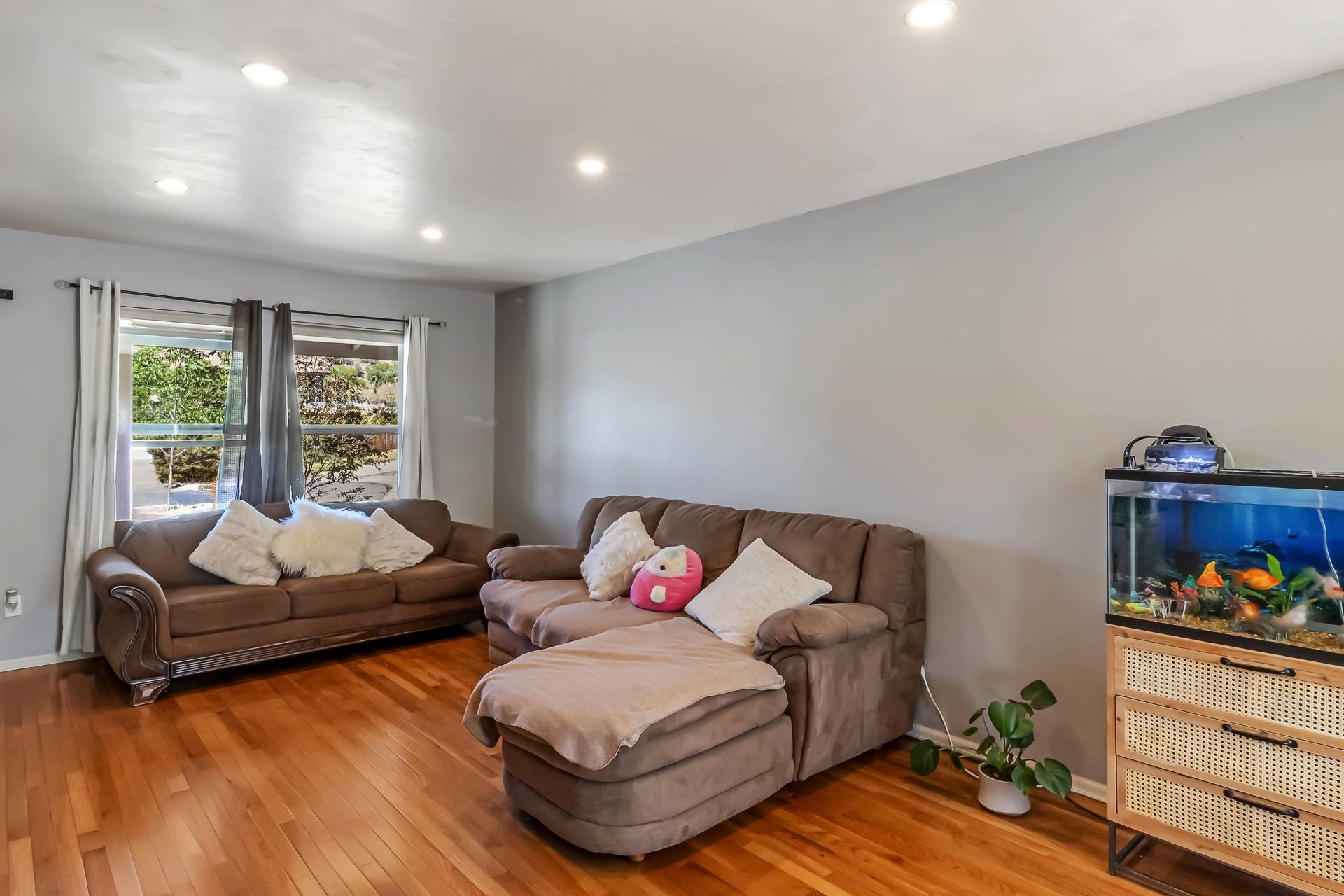 2618 Apache Court Property Photo 8