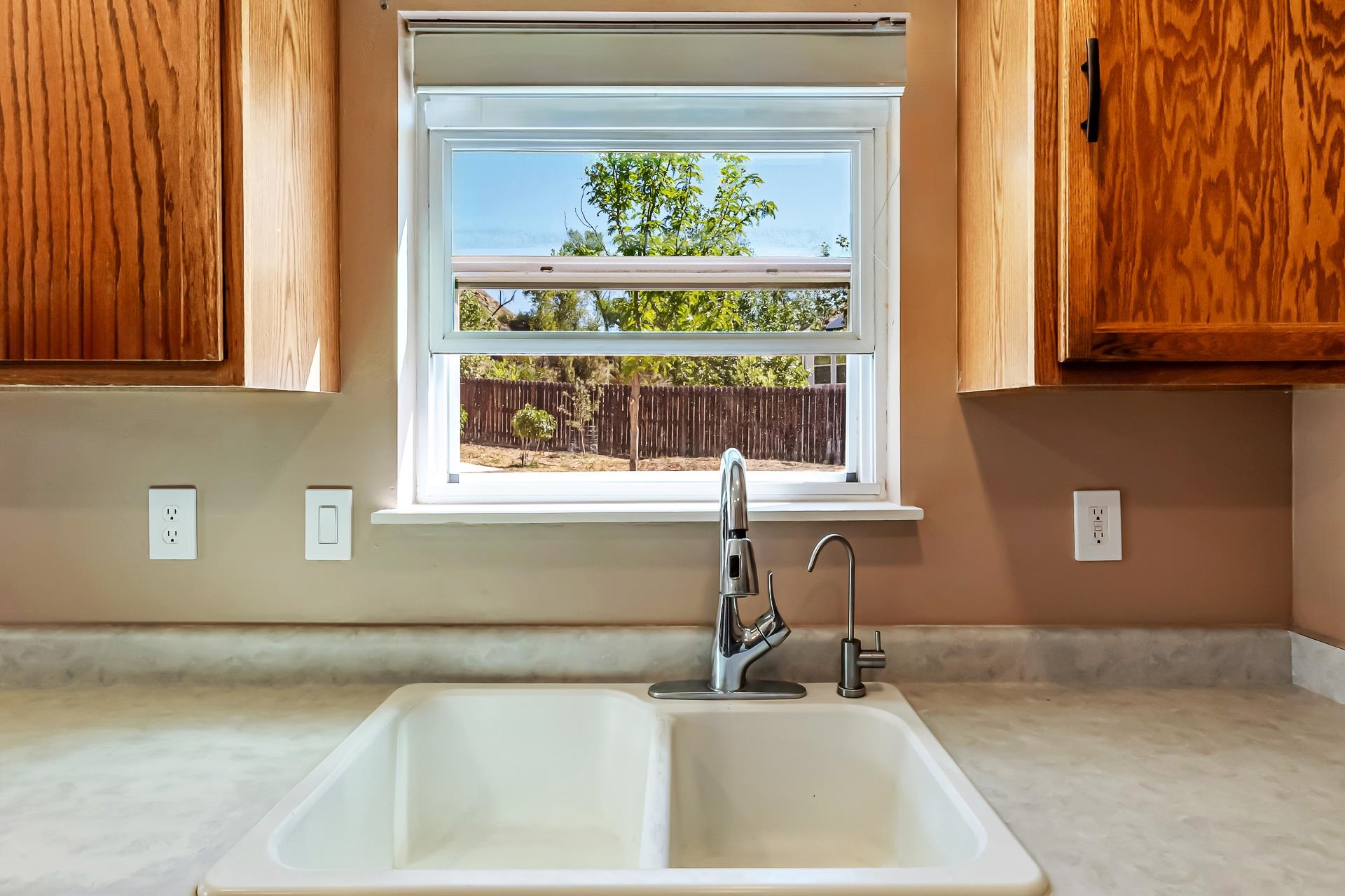 2618 Apache Court Property Photo 14