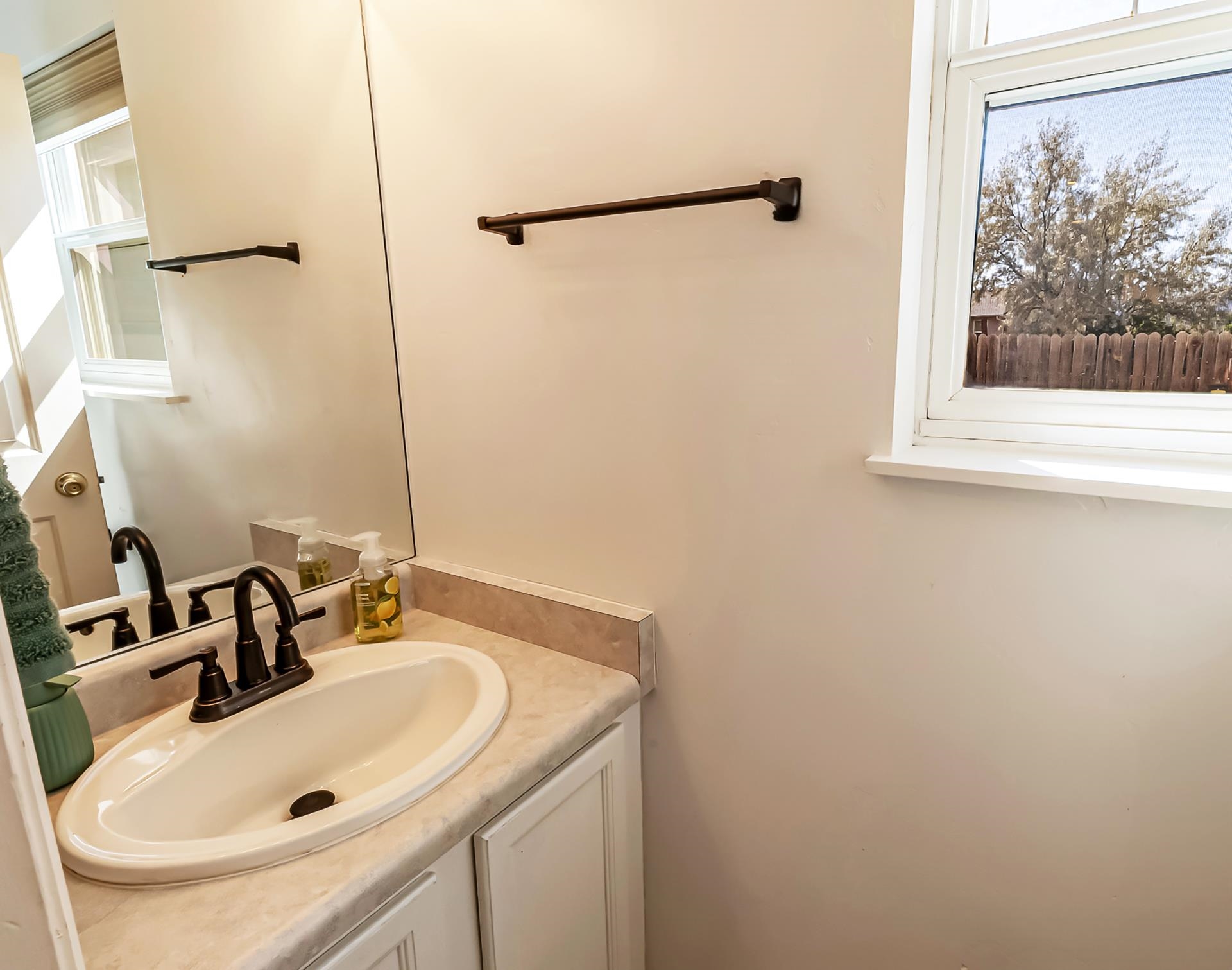 2618 Apache Court Property Photo 31