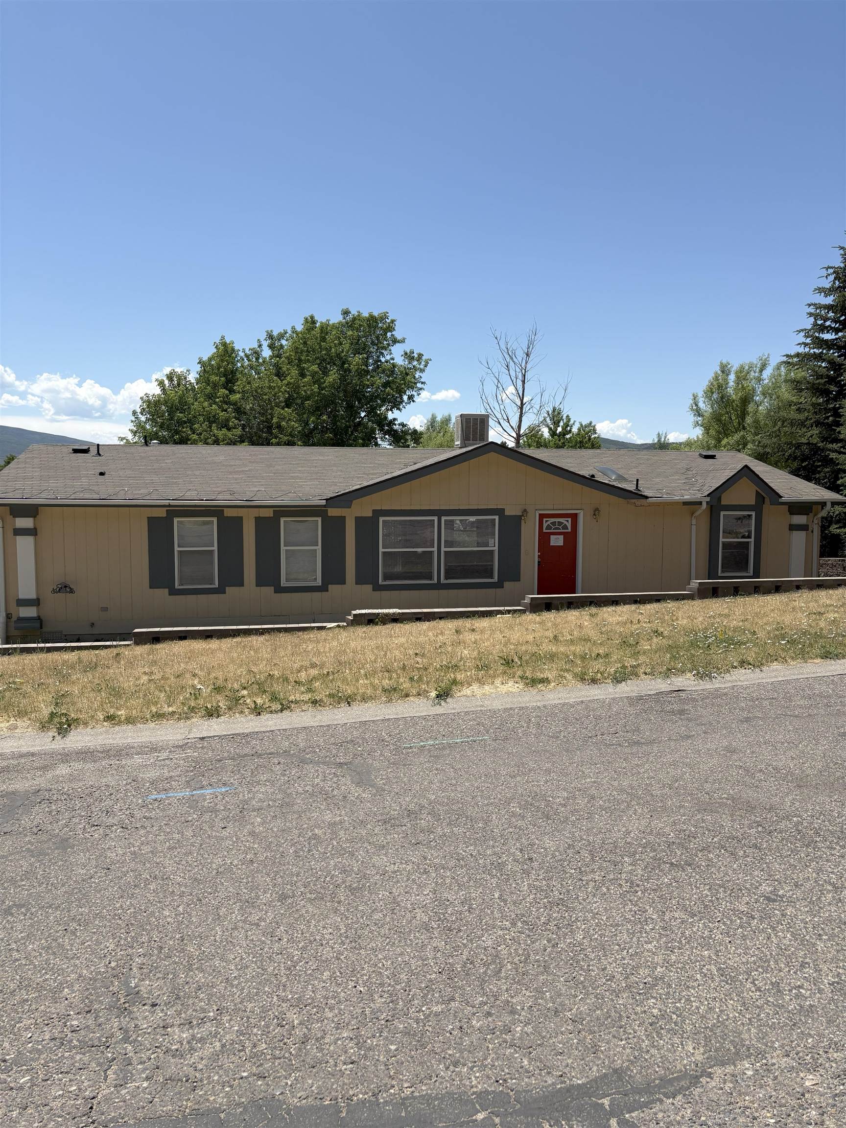 1082 Pinyon Street Property Photo 1