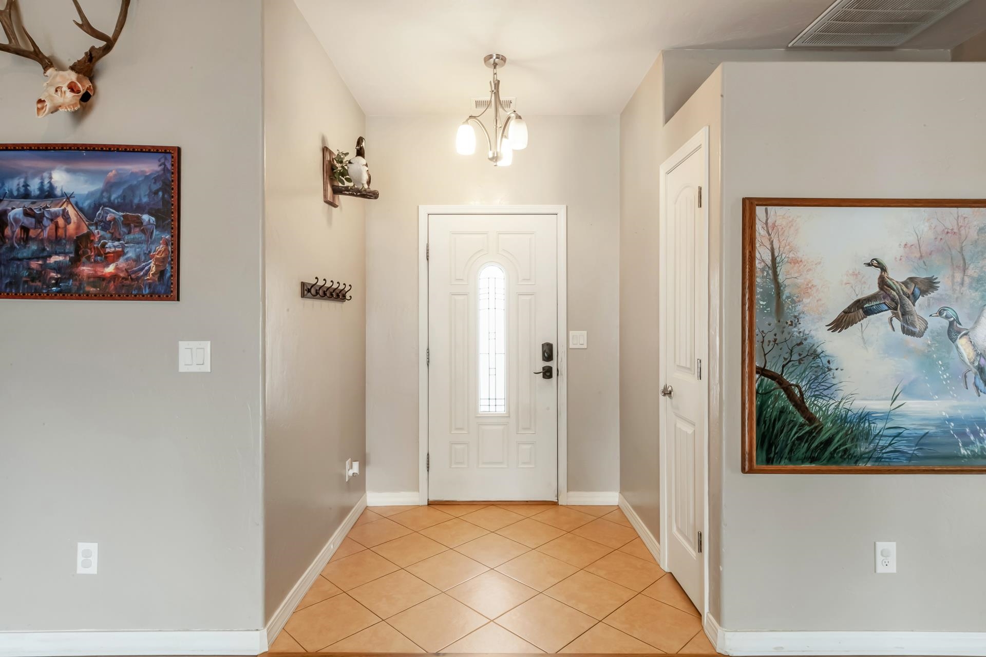 453 Washburn Street Property Photo 6