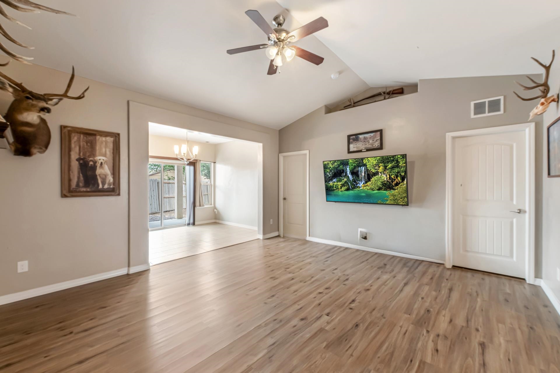 453 Washburn Street Property Photo 10