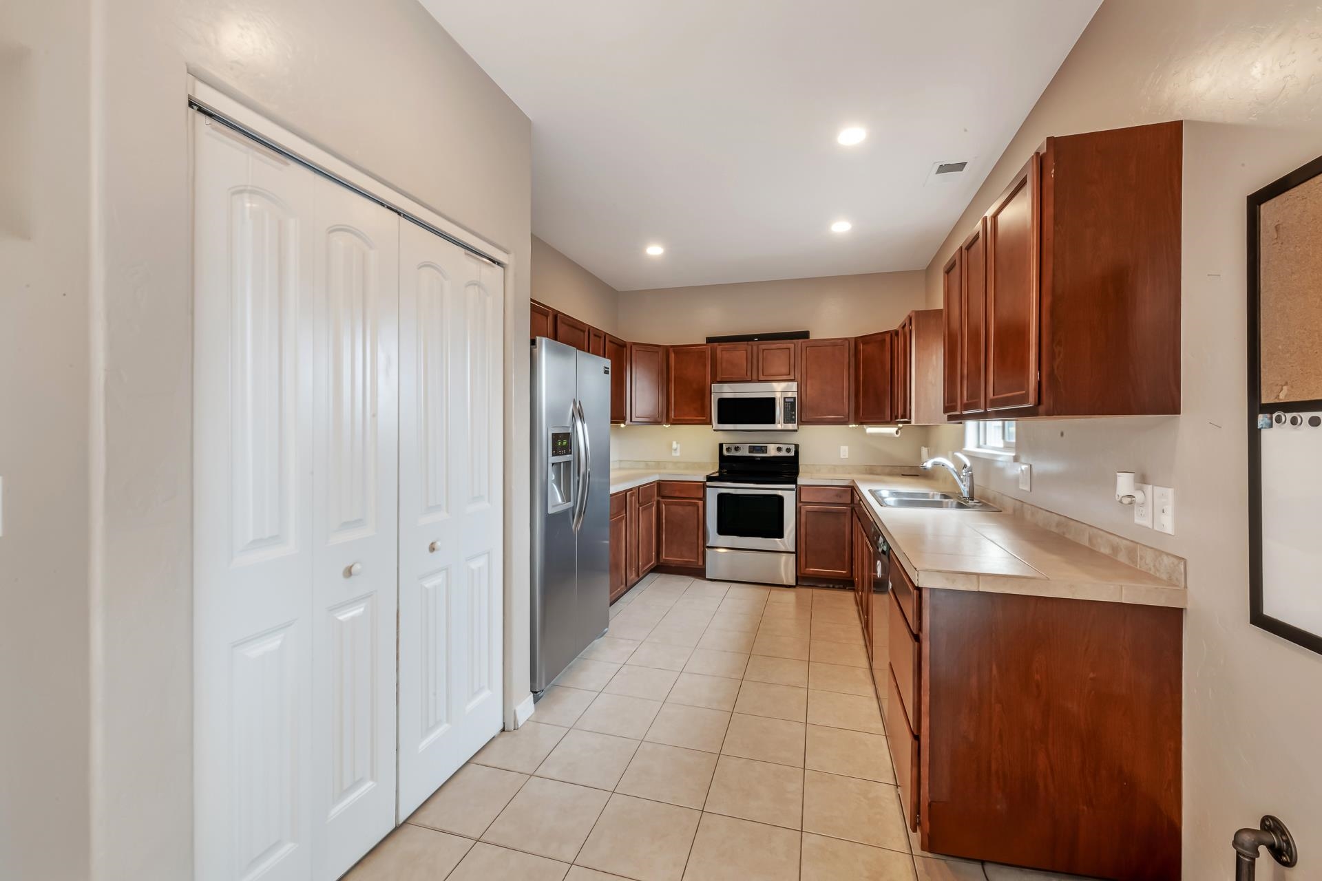 453 Washburn Street Property Photo 12