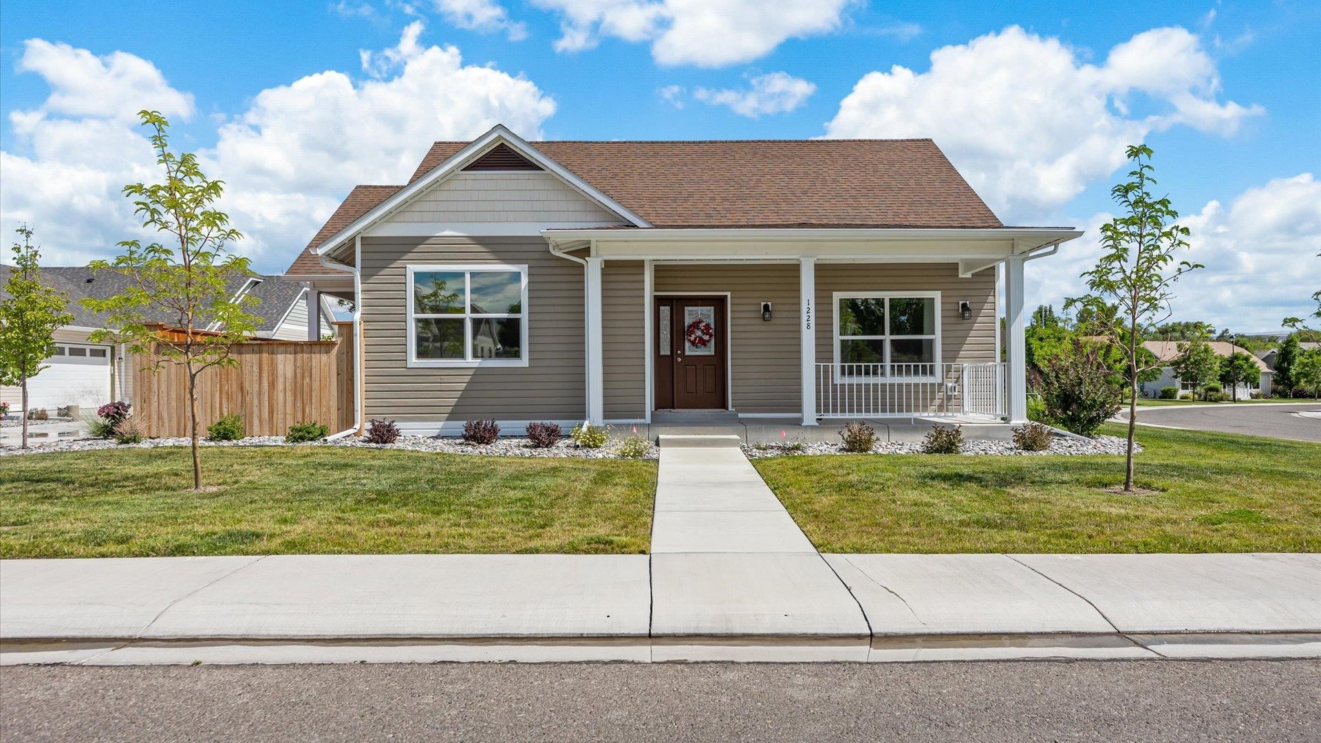 1228 Periwinkle Court Property Photo 1