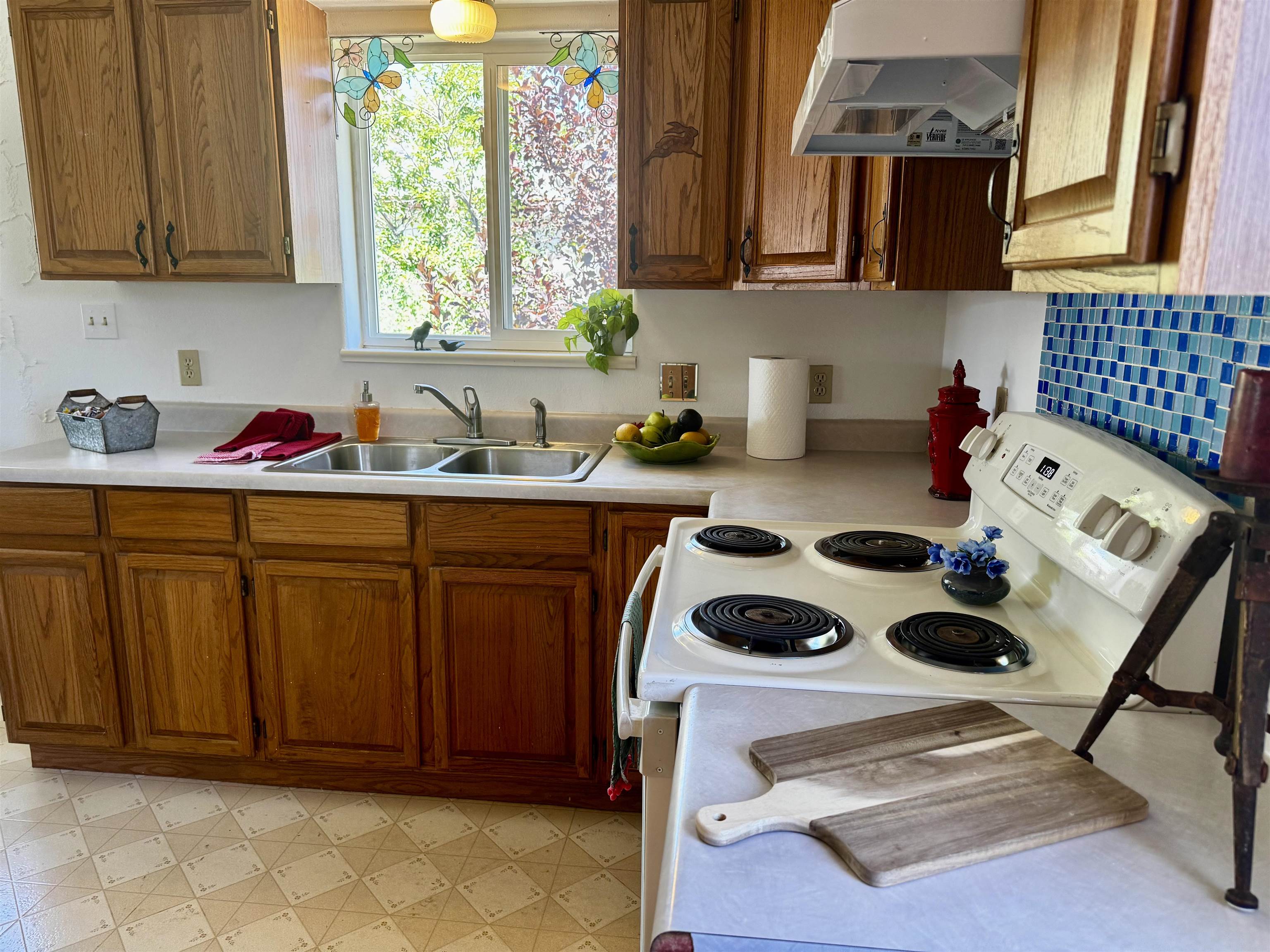 813 E Cleveland Avenue Property Photo 6