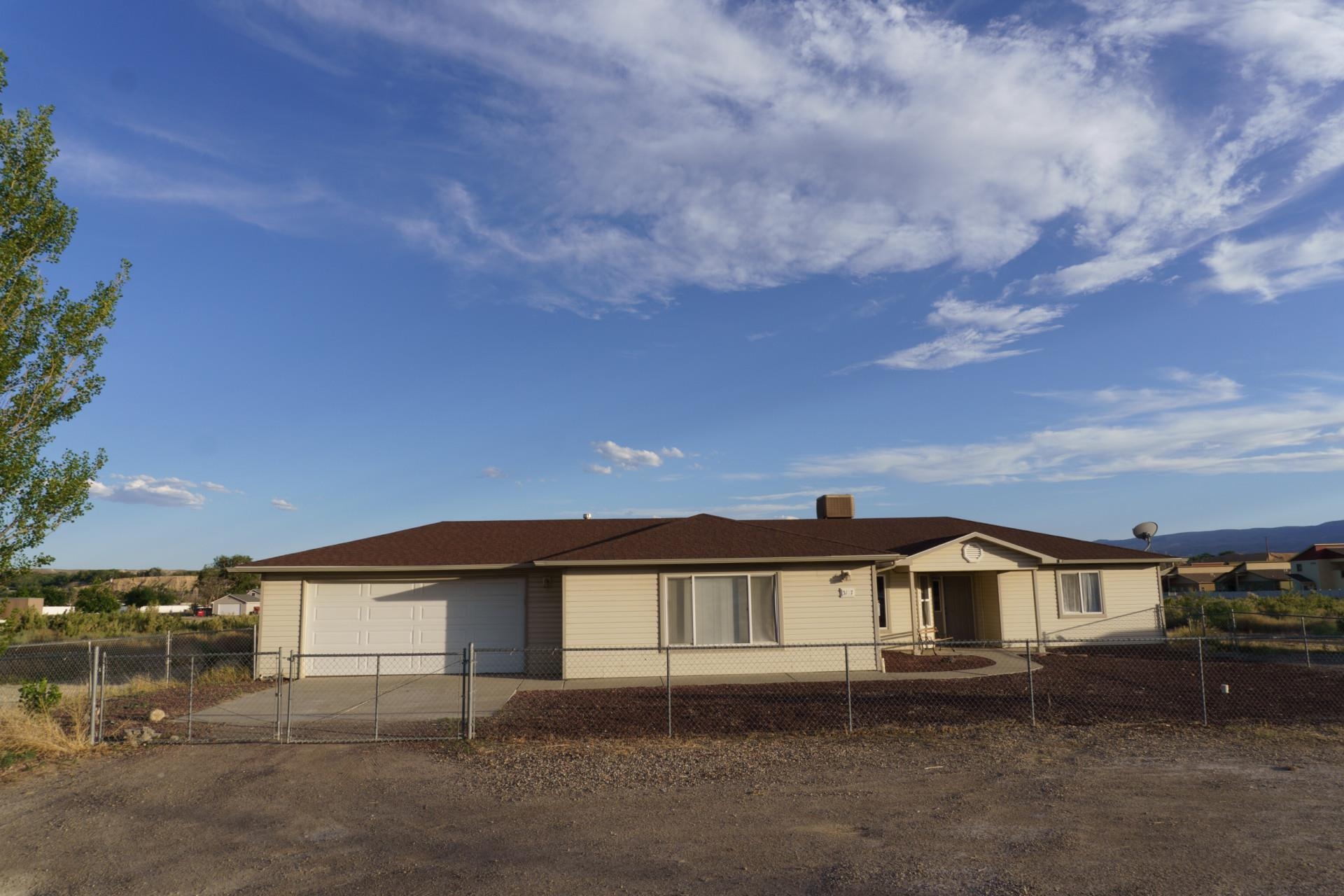 3157 D Road Property Photo 1