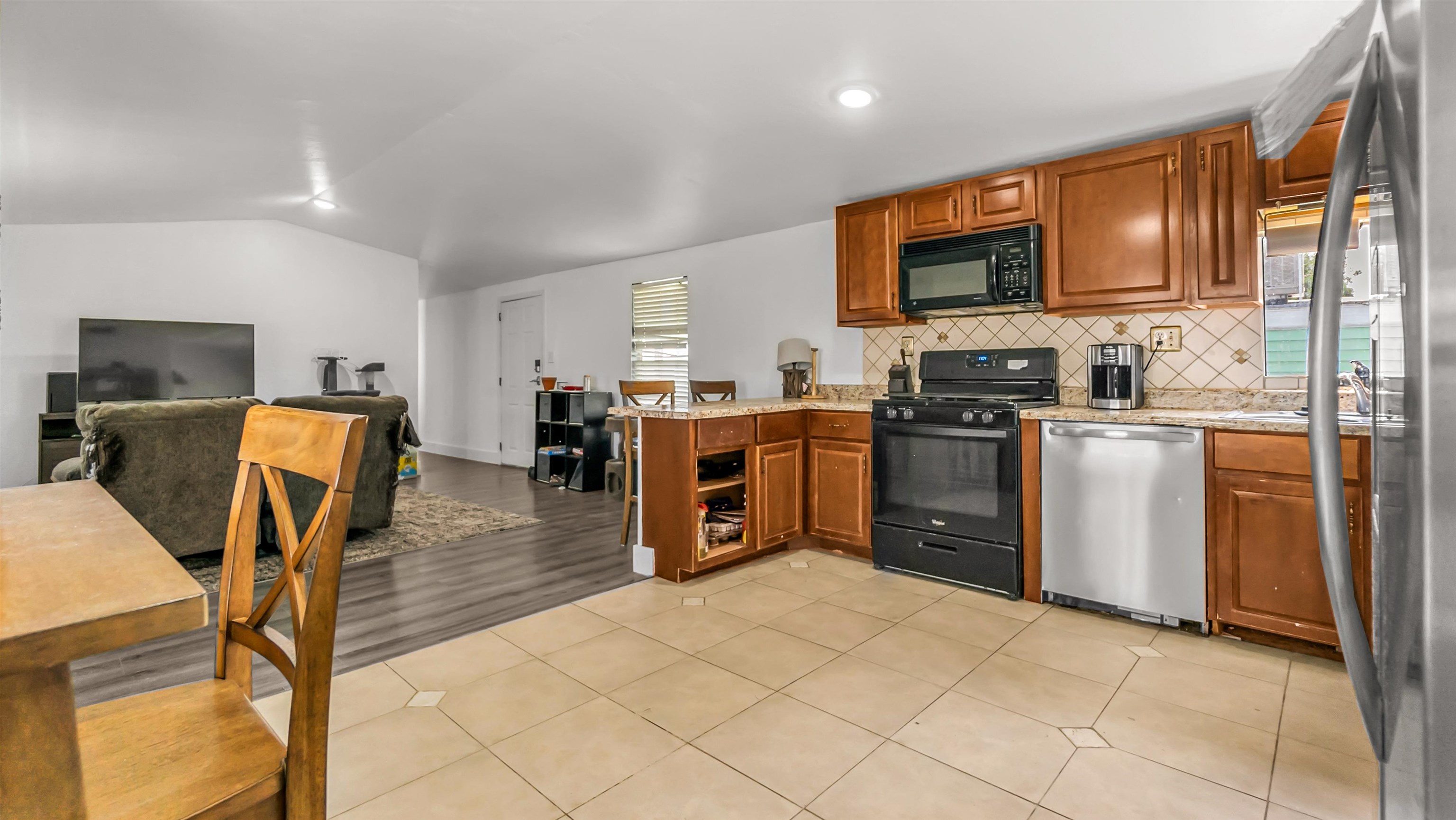 585 25 1/2 Road Property Photo 8