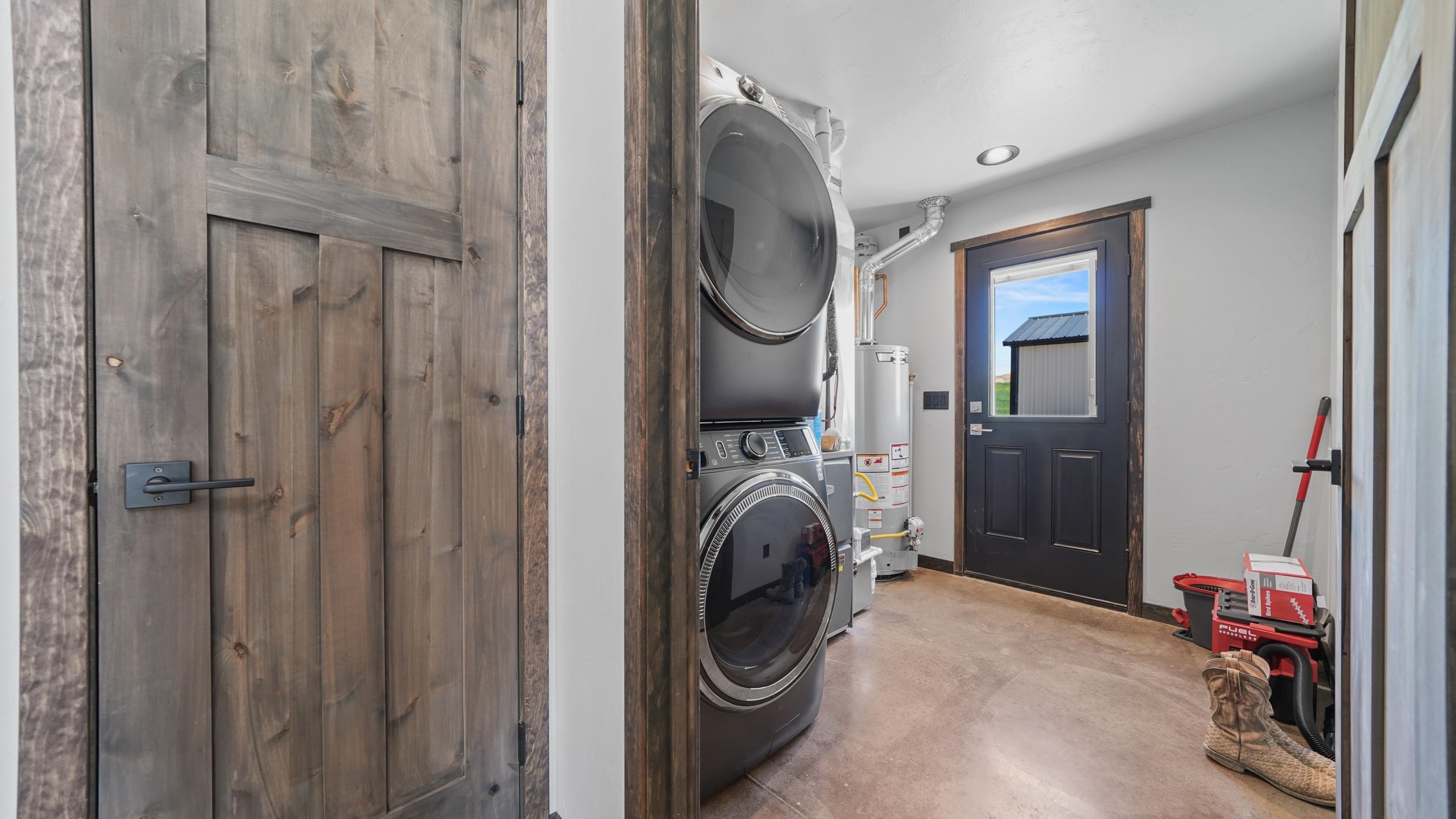 1626 10 Road Property Photo 15