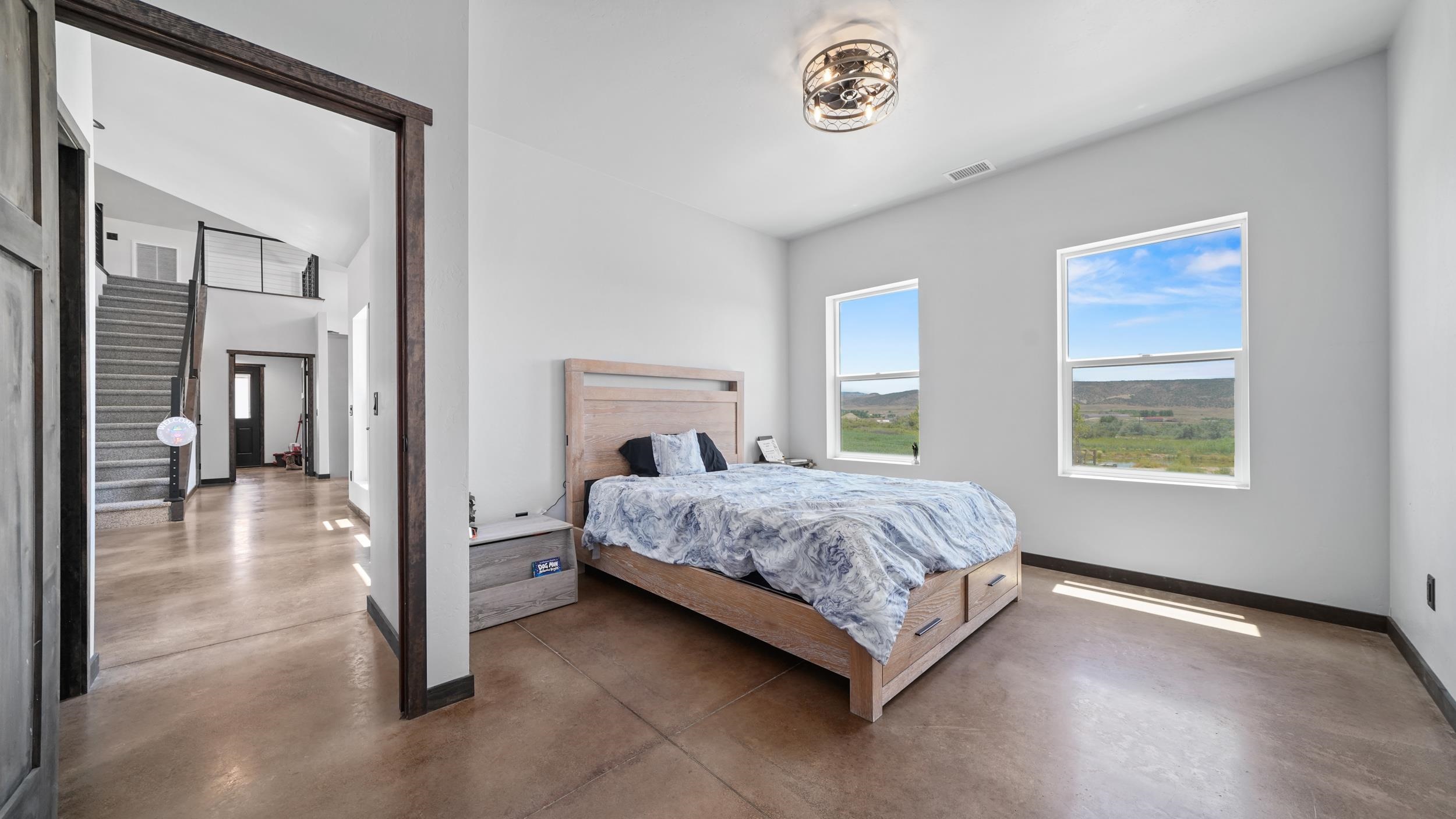 1626 10 Road Property Photo 18