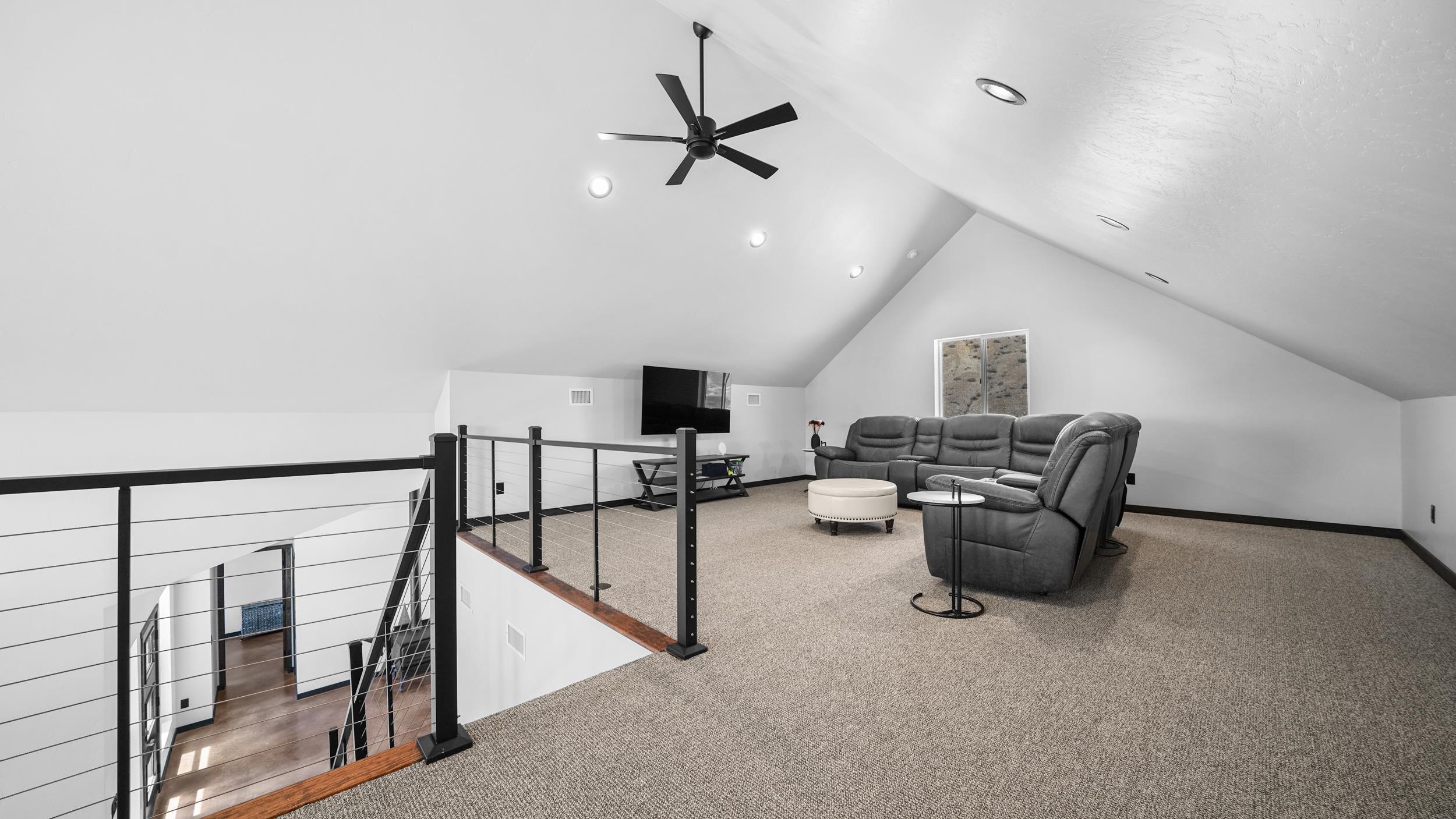 1626 10 Road Property Photo 19