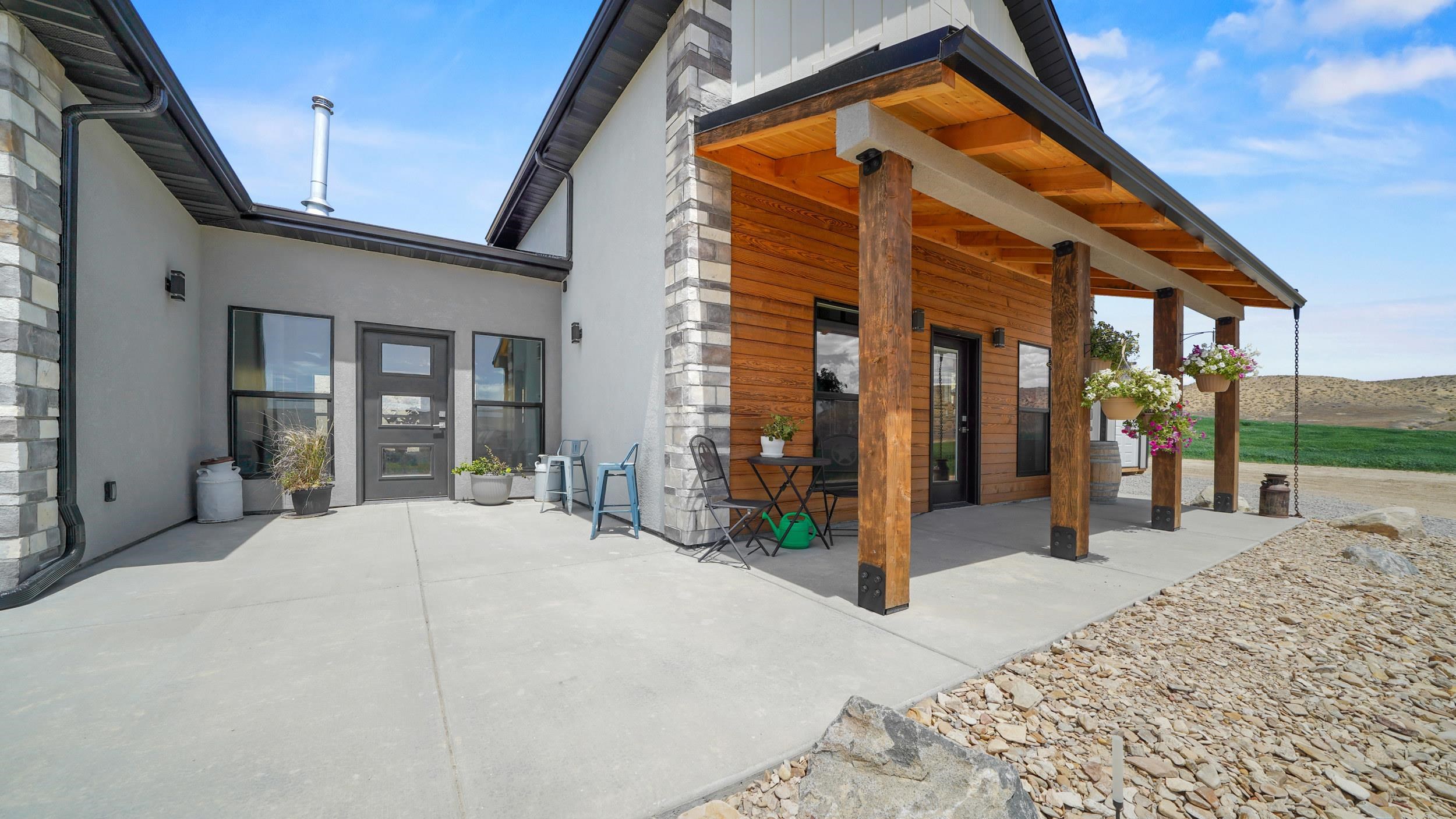 1626 10 Road Property Photo 23