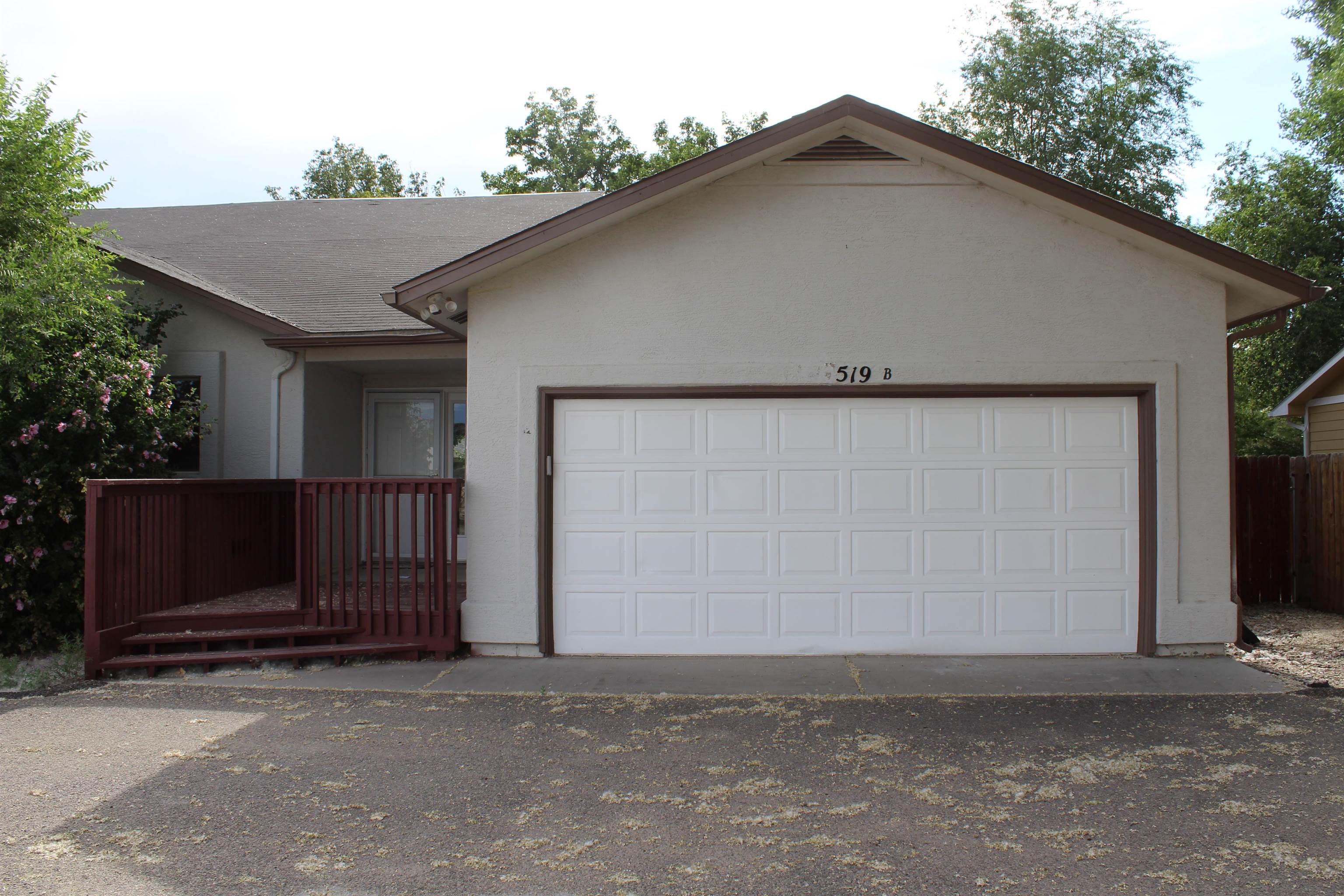 519 1/2 29 1/2 Road Property Photo 1