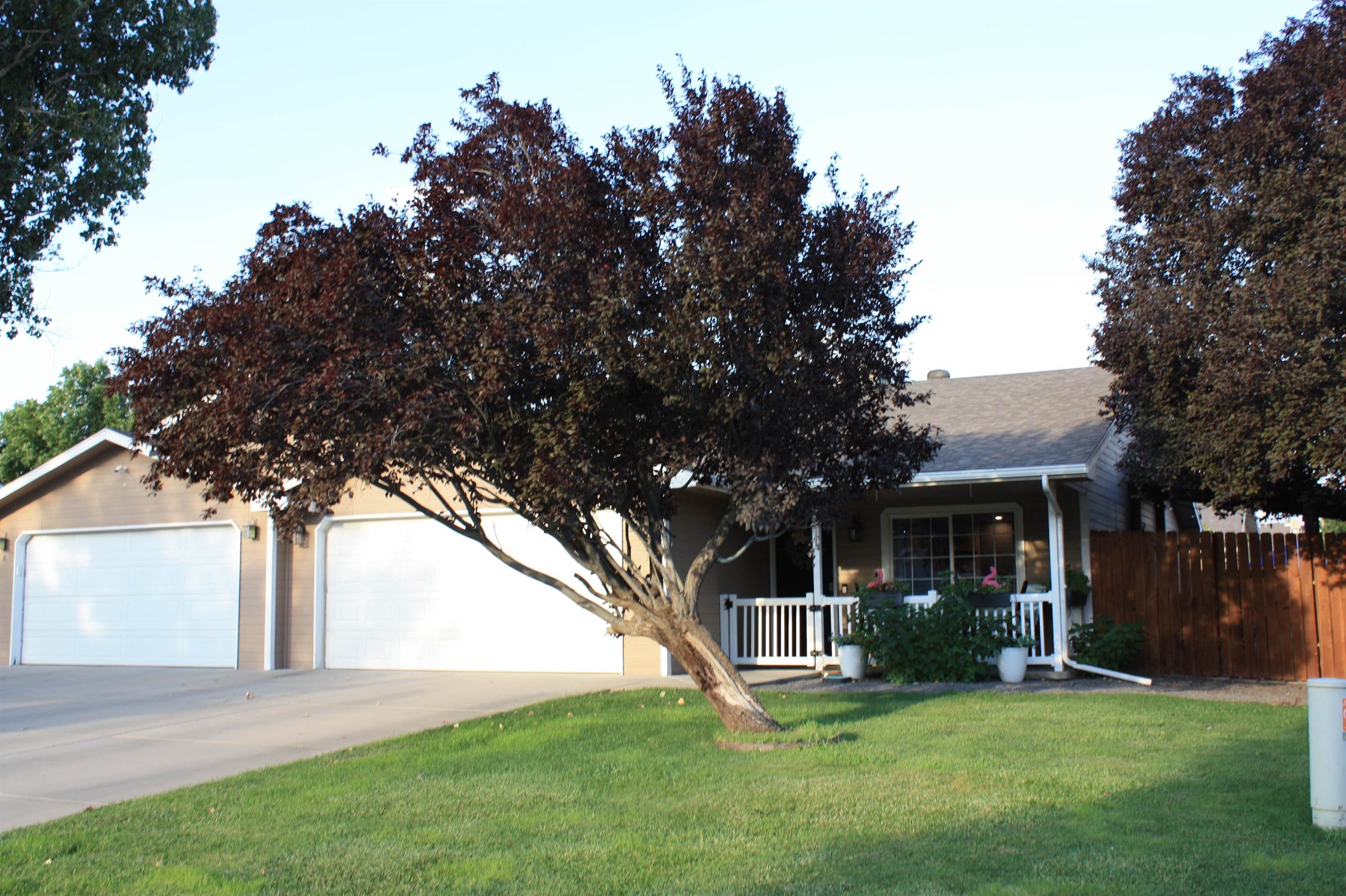514 29 3/8 Road Property Photo 1