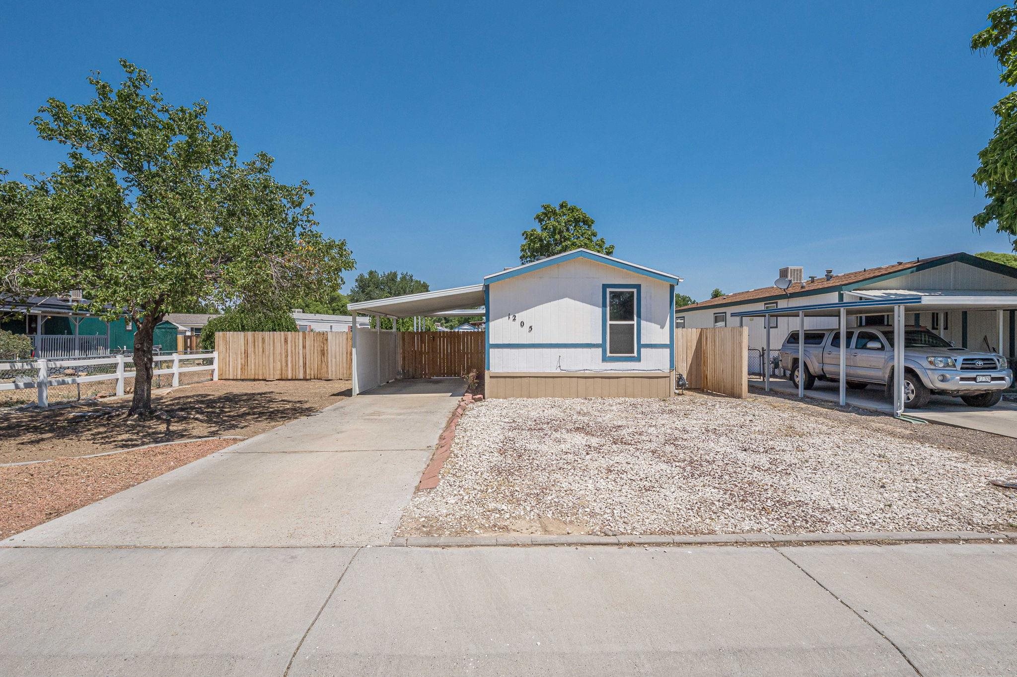 1205 Lonnie Way Property Photo 1