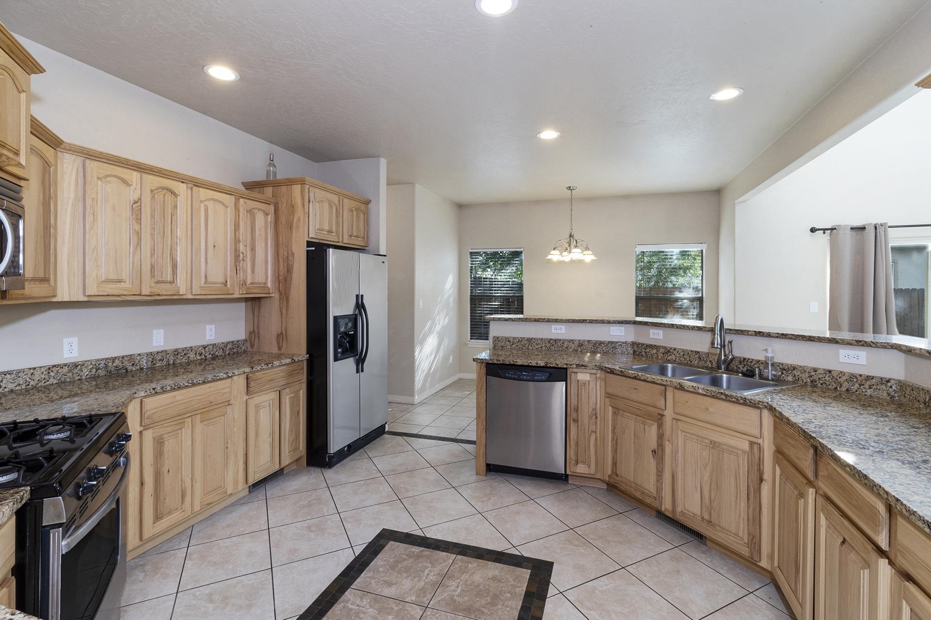 854 Mission Court Property Photo 9