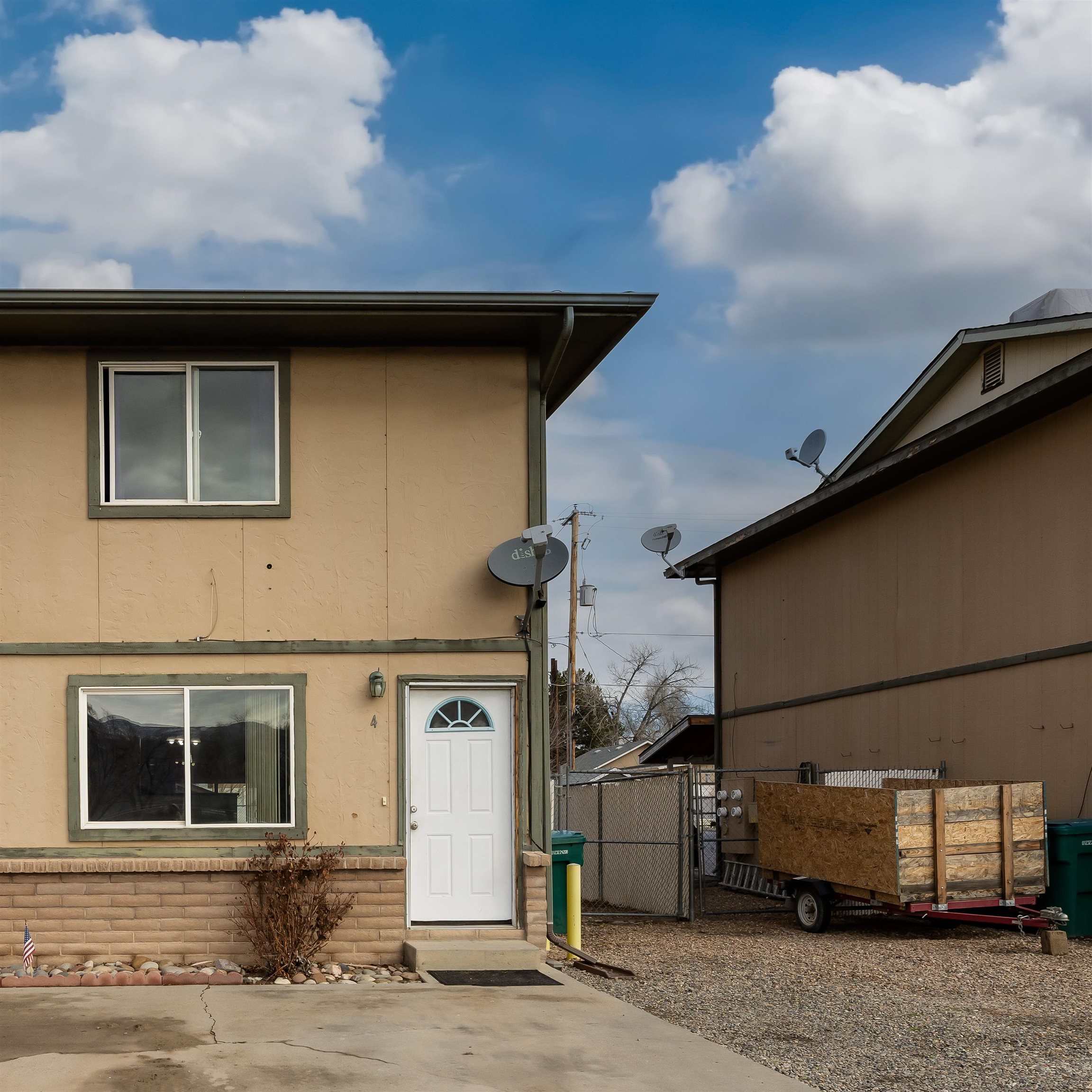 559 W Pabor Way Property Photo 1