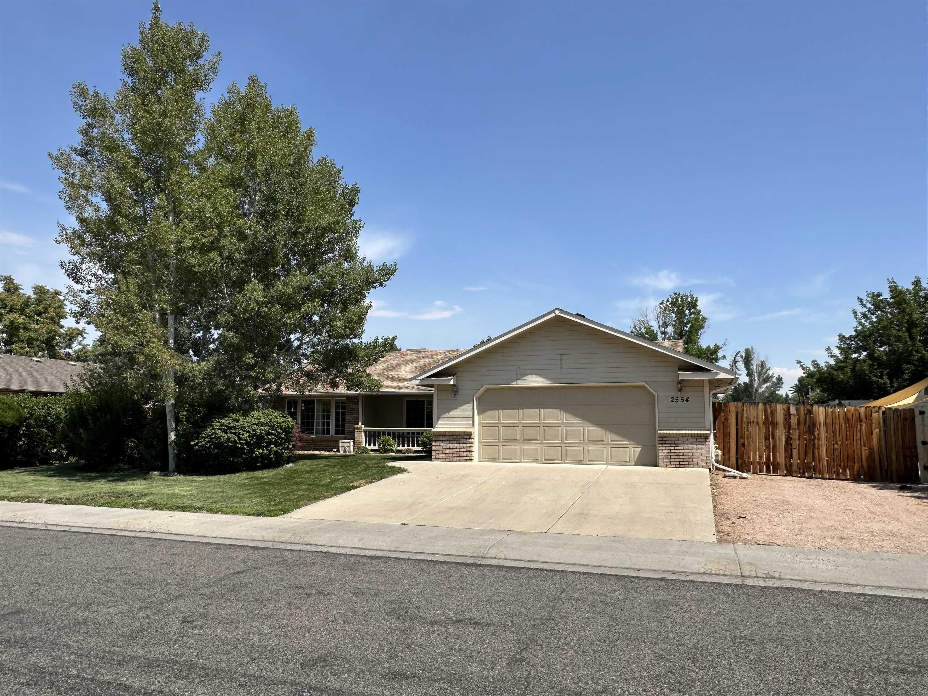 2554 McCook Avenue Property Photo 1