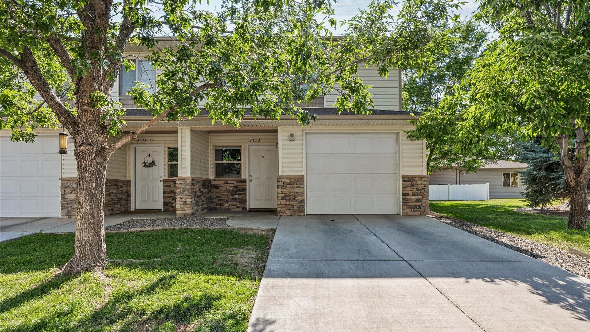 2473 Theresa Lane Property Photo 1