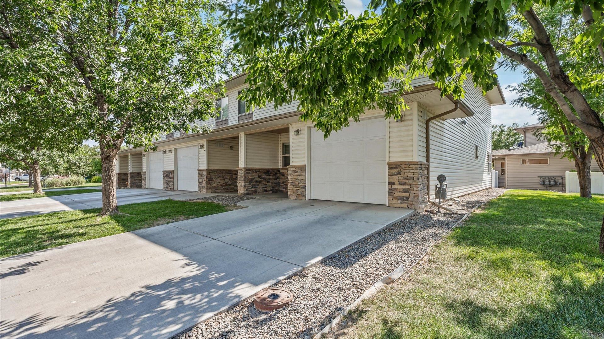 2473 Theresa Lane Property Photo 3
