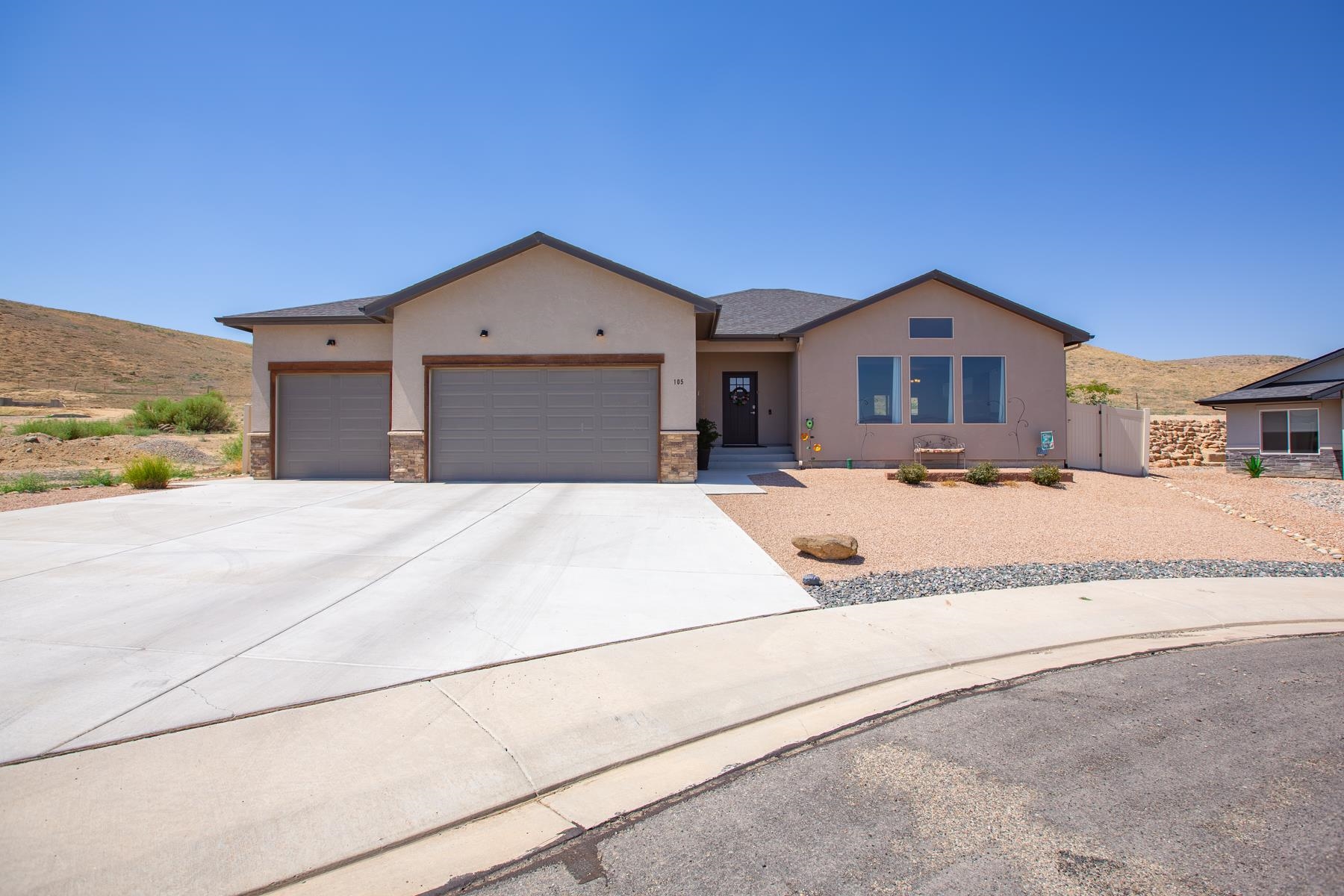 105 Dry Creek Court Property Photo 1