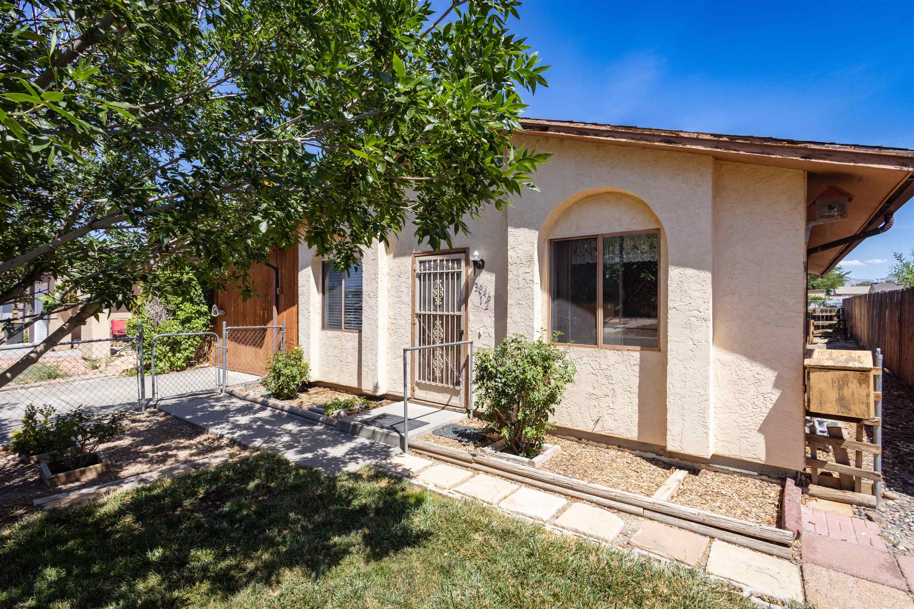 3046 1/2 Wedgewood Drive Property Photo 2