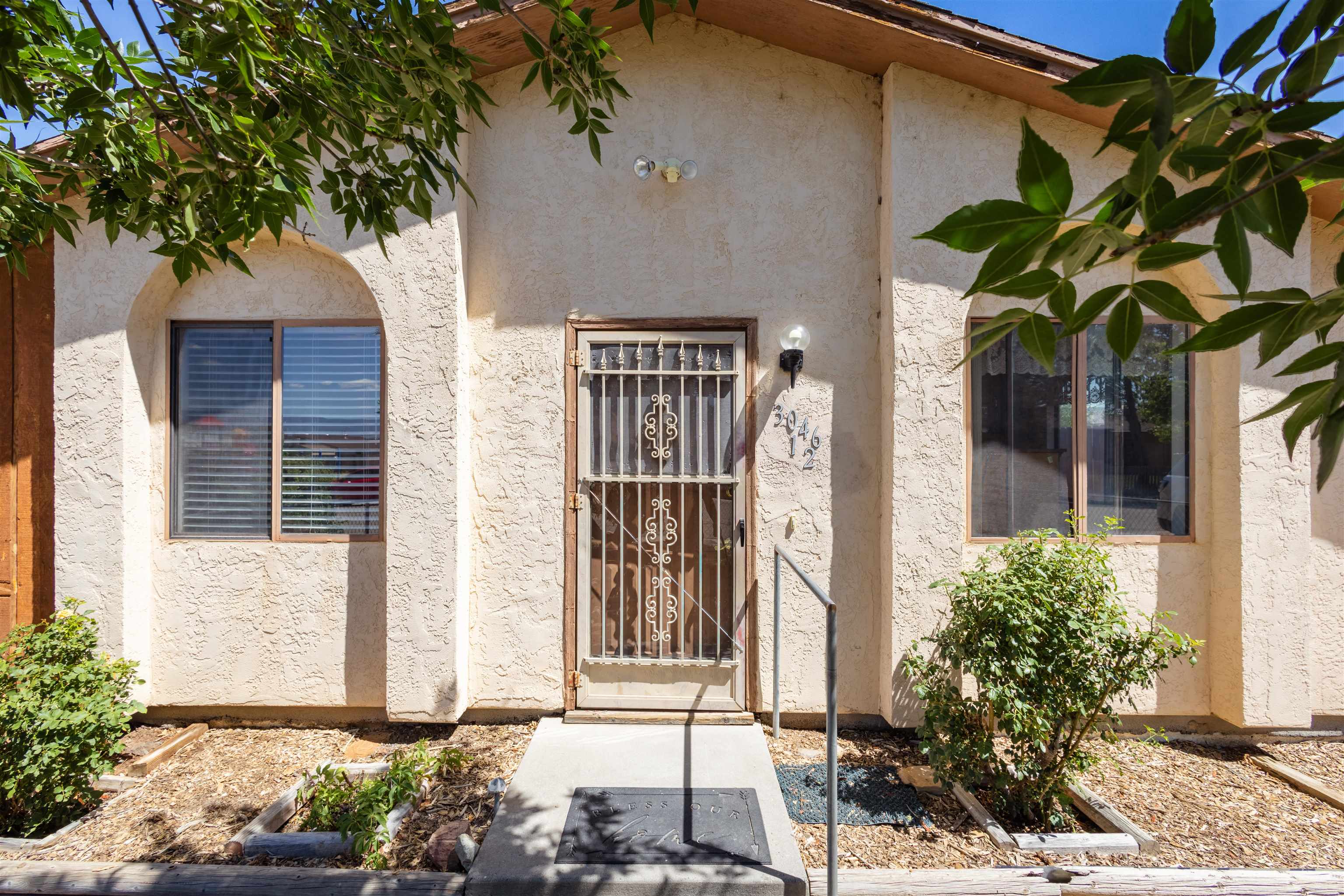 3046 1/2 Wedgewood Drive Property Photo 3