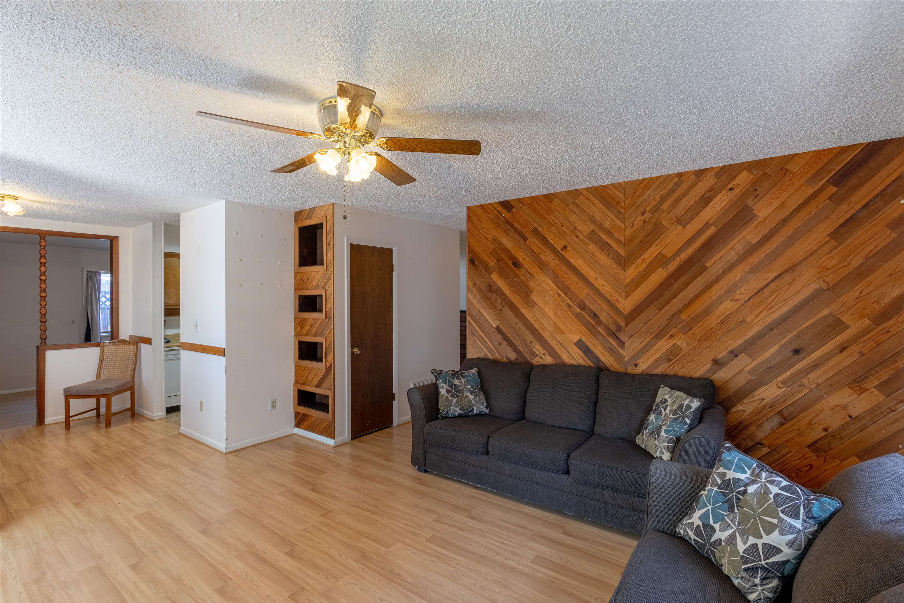 3046 1/2 Wedgewood Drive Property Photo 5