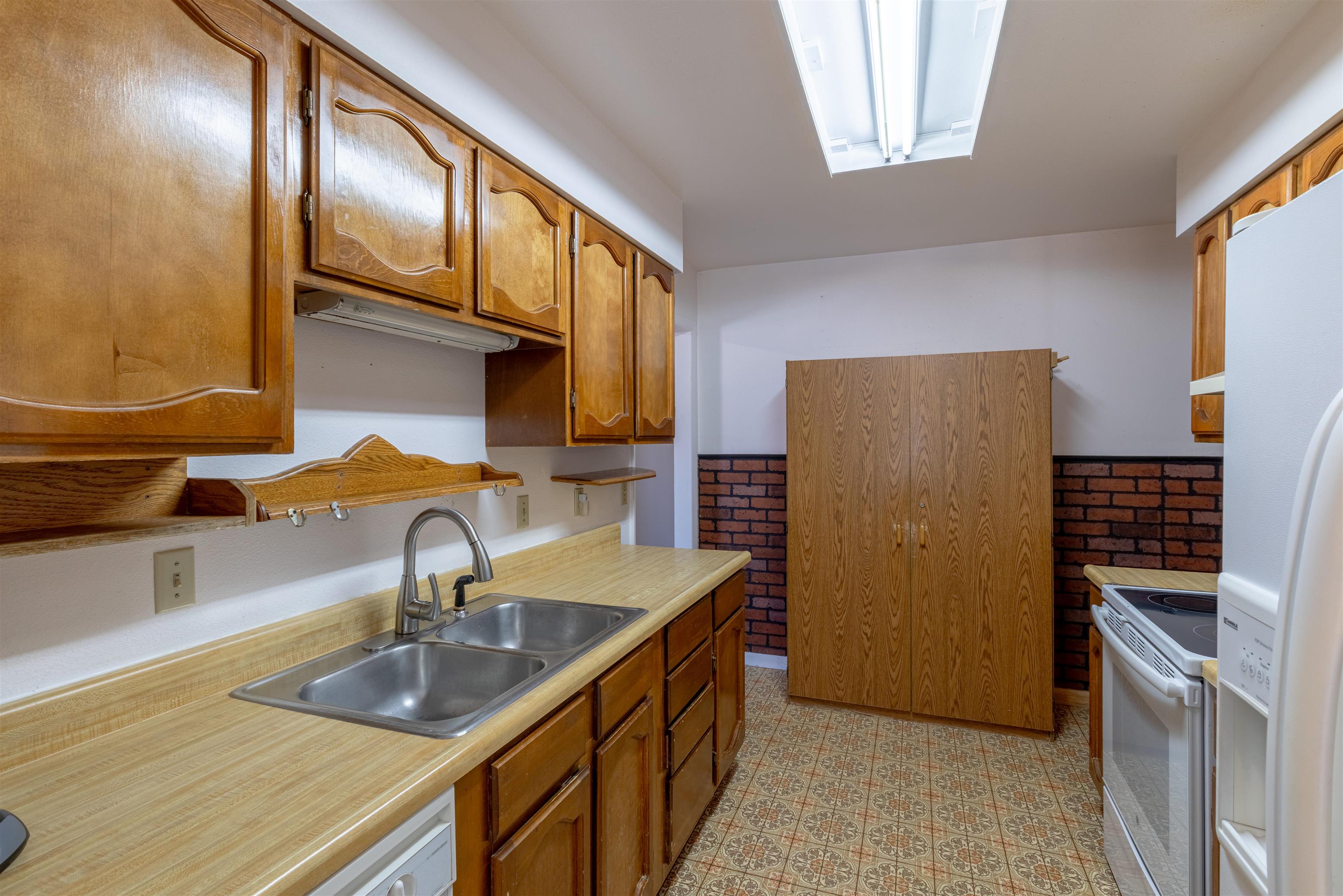 3046 1/2 Wedgewood Drive Property Photo 9