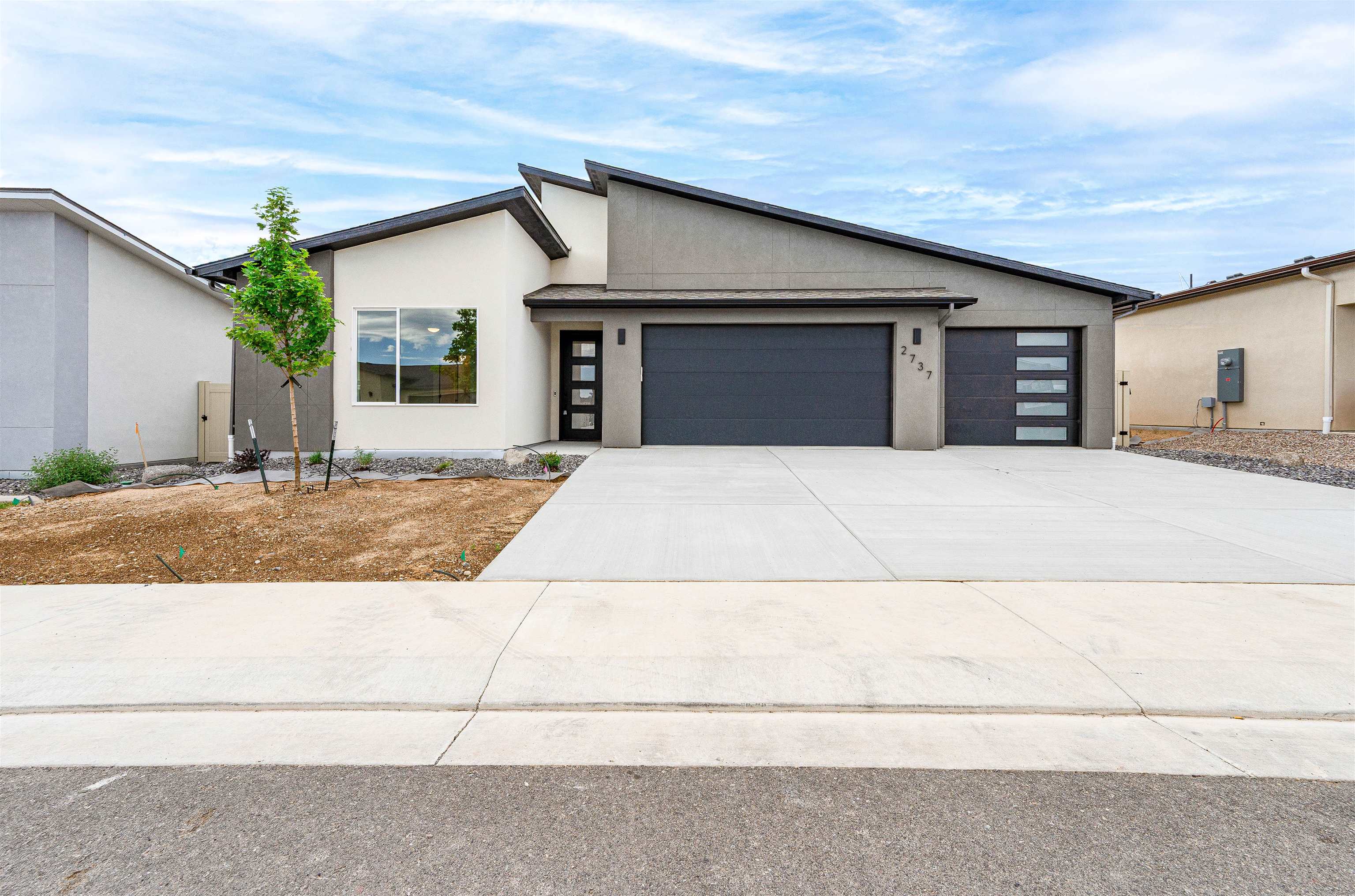 2737 Storm Avenue Property Photo 1