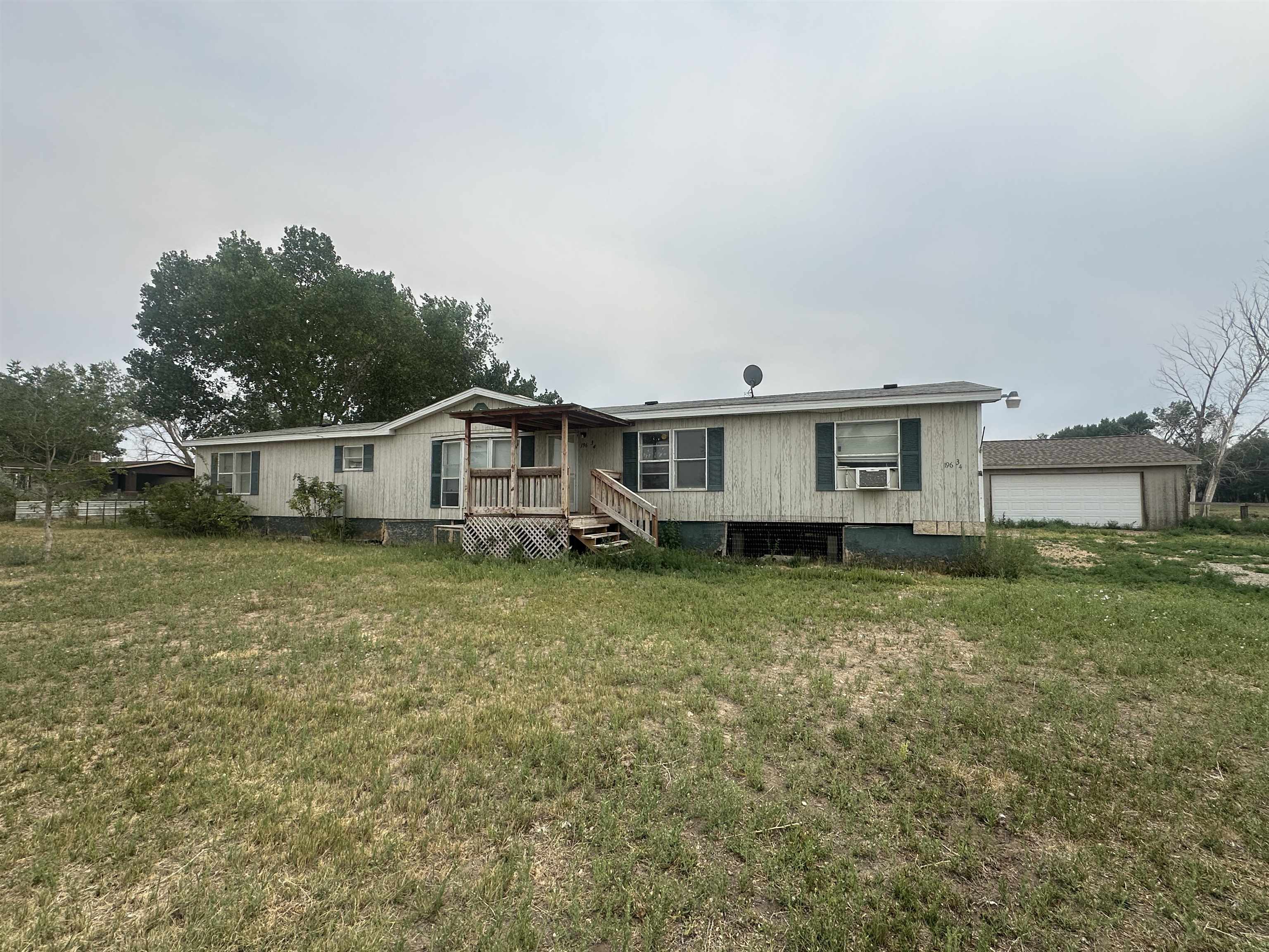 196 3/4 32 Road Property Photo 1