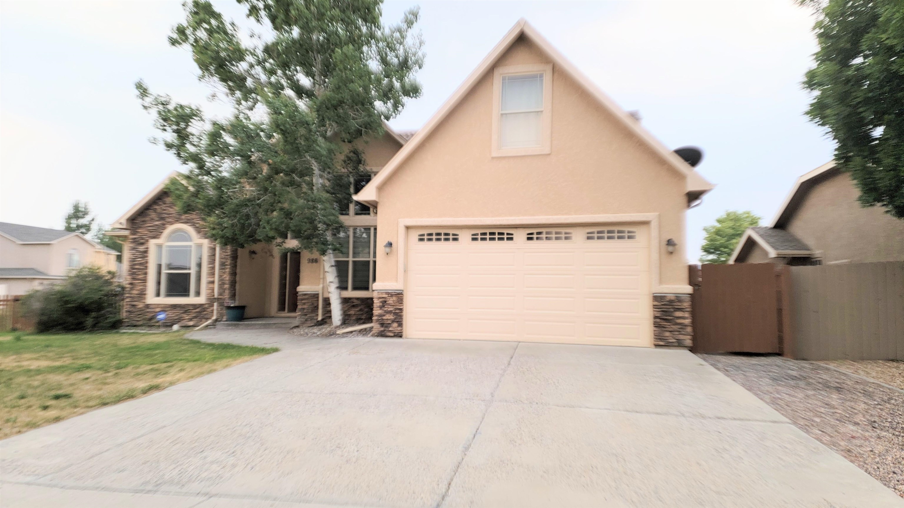 986 St Peppin Drive Property Photo 1